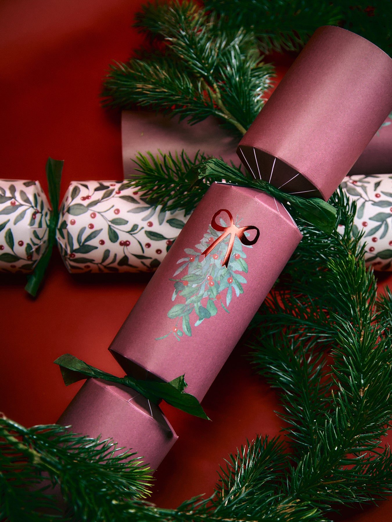 Merry Berry 14in Cracker (8pcs) Multi