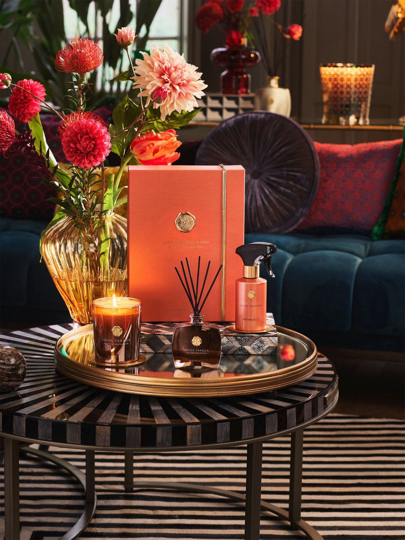 Private Collection - Suede Vanilla 2024