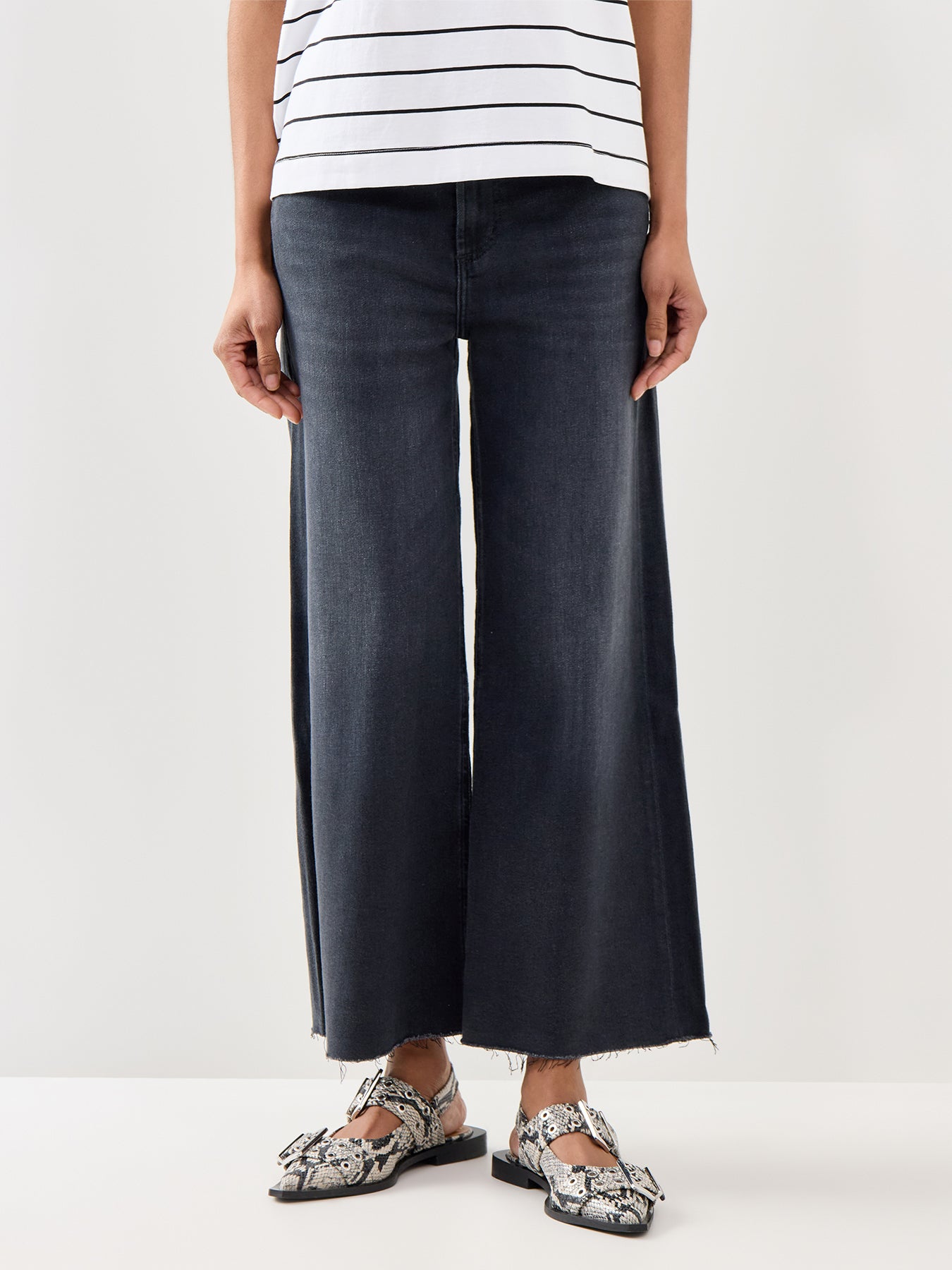 Lyra Wide Leg Crop Jeans Black
