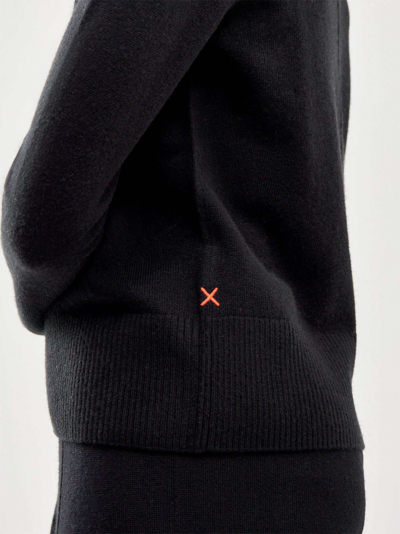 Cropped Sporty Sweater Black