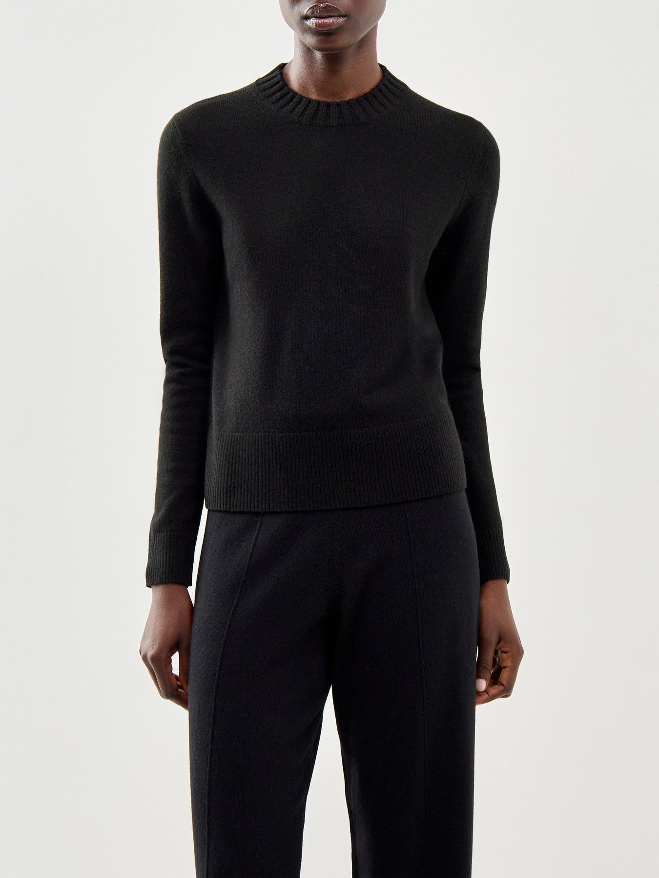 Cropped Sporty Sweater Black