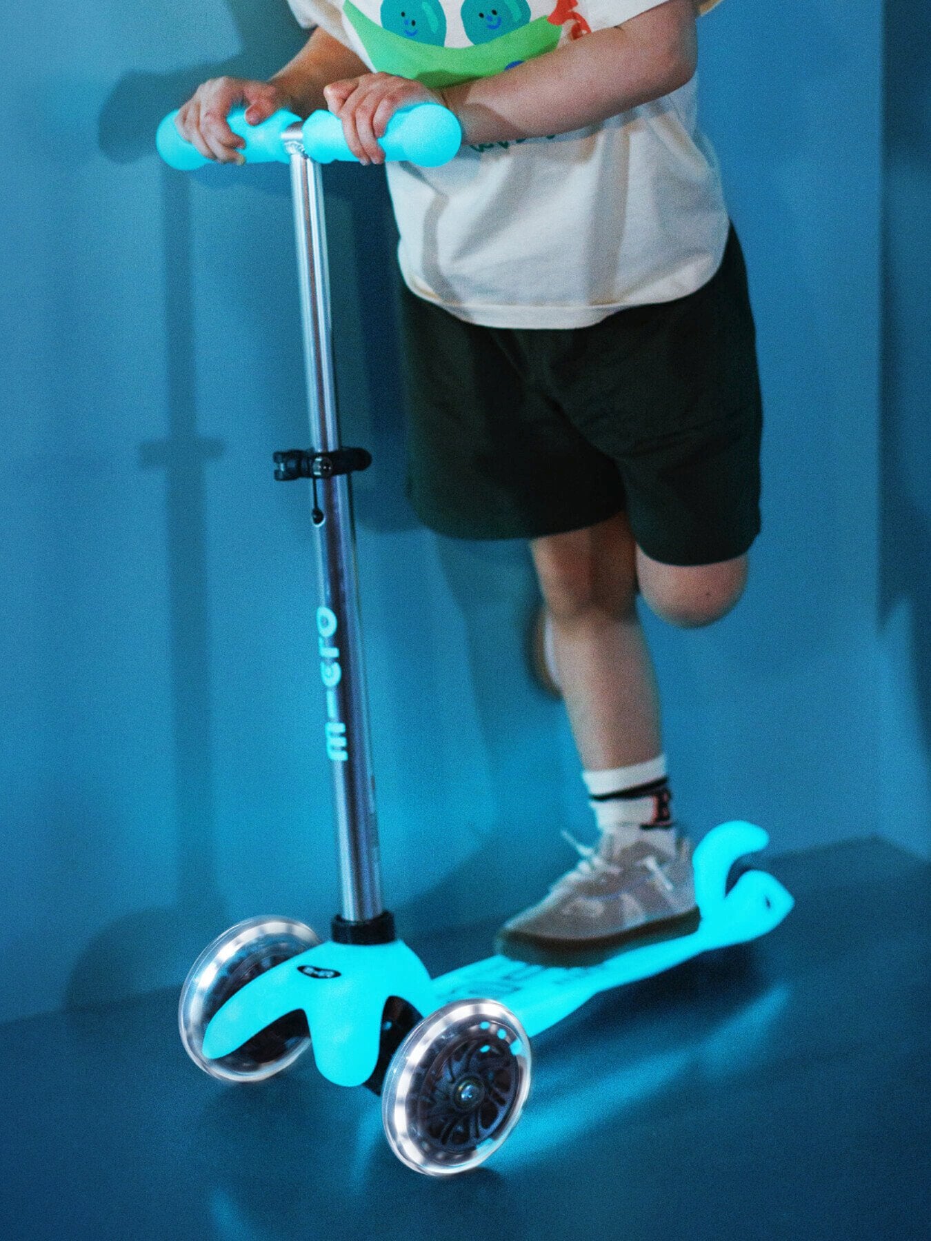 Kids' Mini Glow LED Scooter Blue