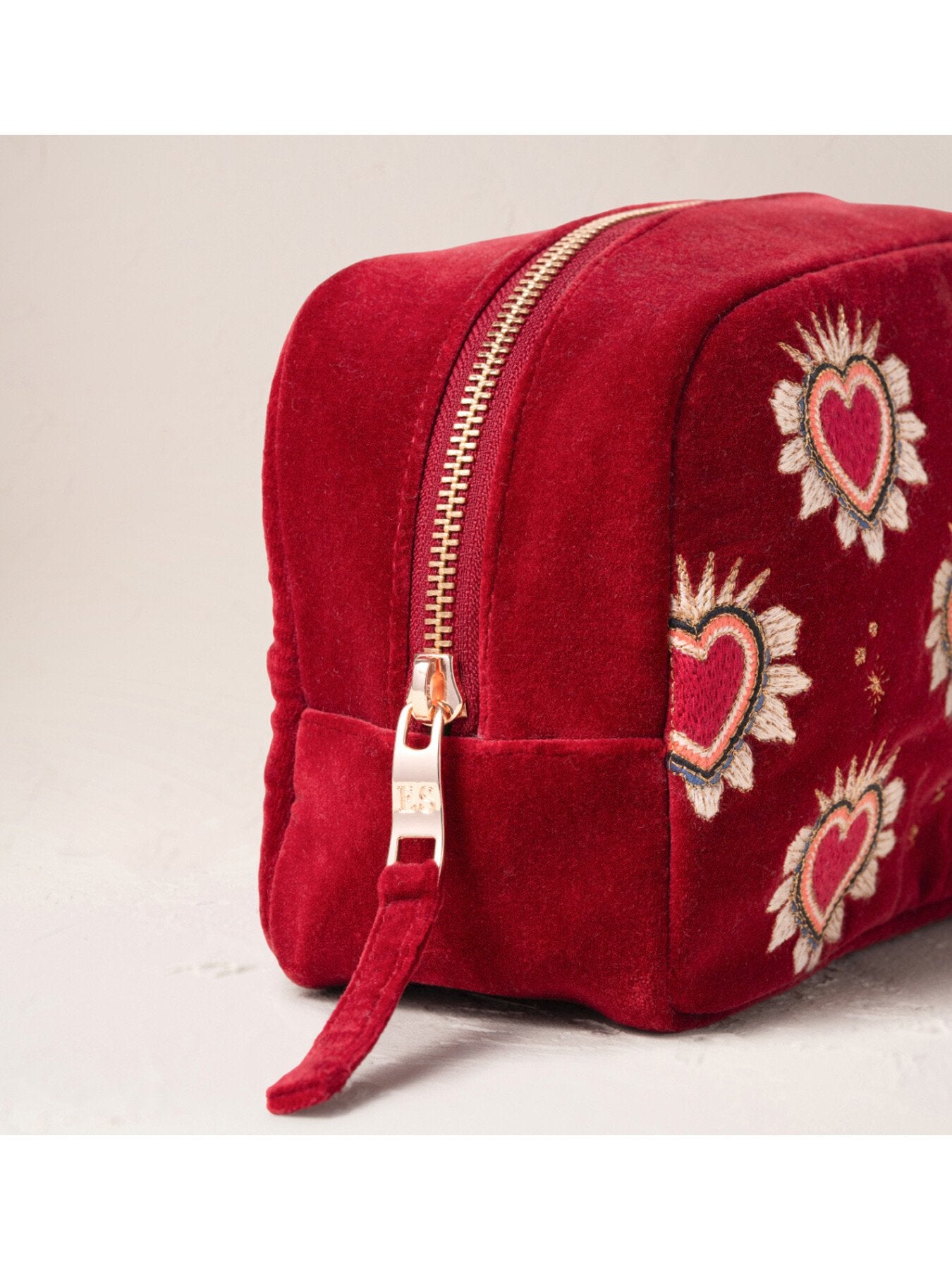 Sacred Hearts Rogue Velvet Make-Up Bag