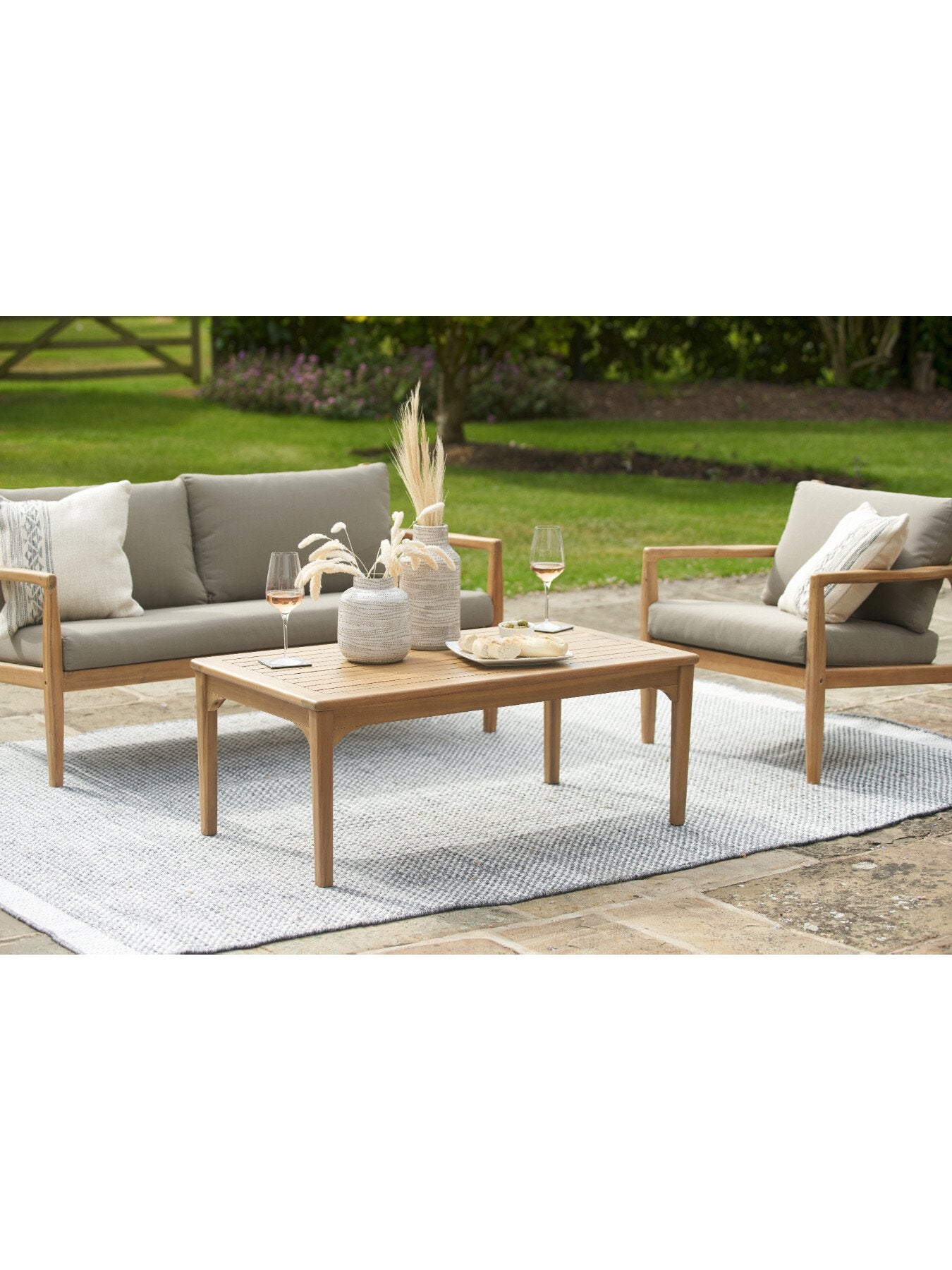 Indoor Outdoor Graphite and White Basket Weave Design Rug