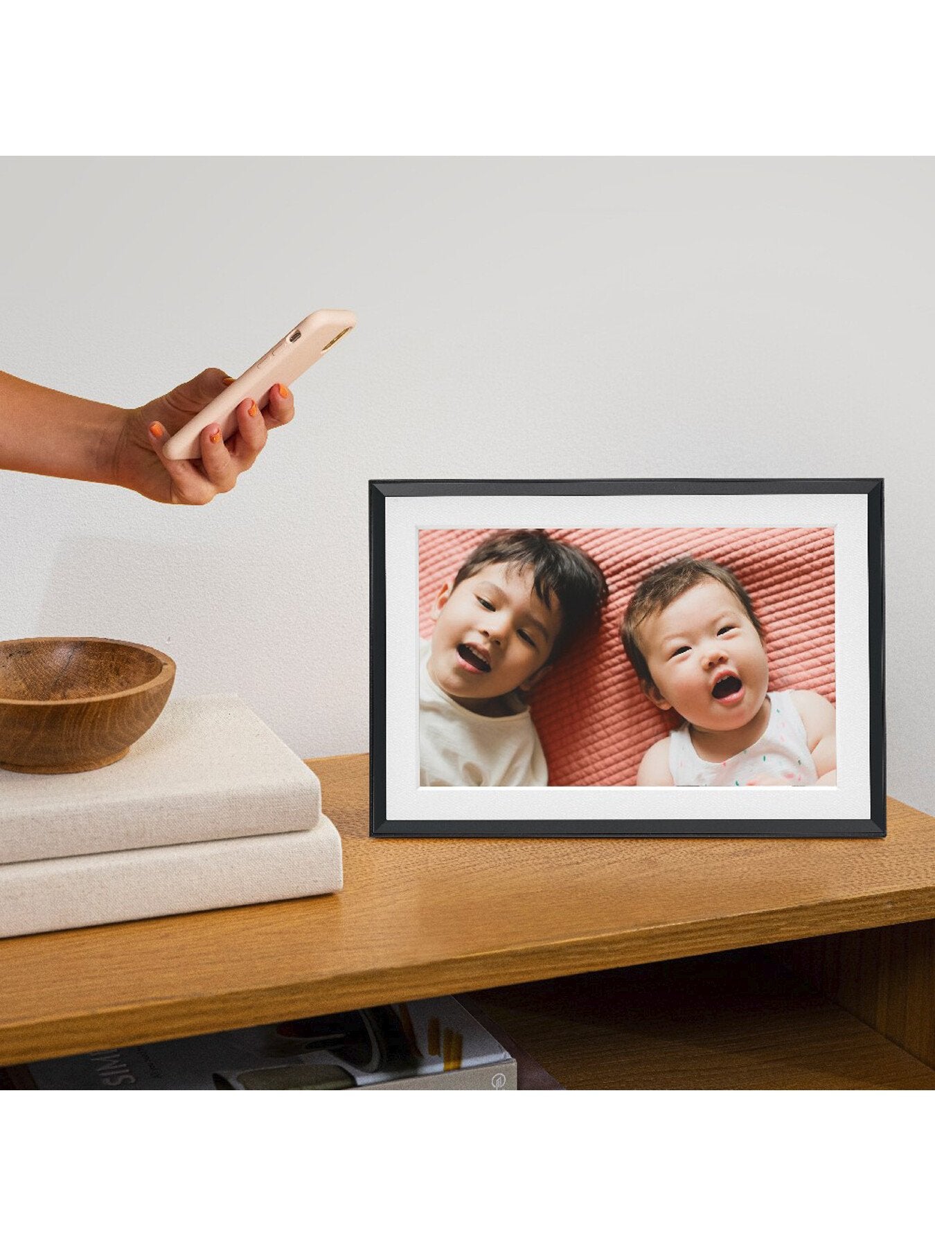 Carver WiFi-connected Matted Picture Frame