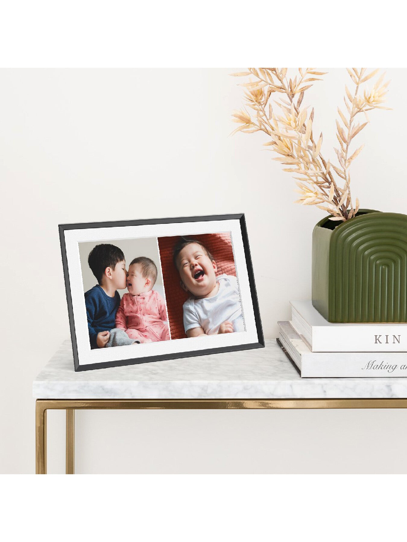 Carver WiFi-connected Matted Picture Frame