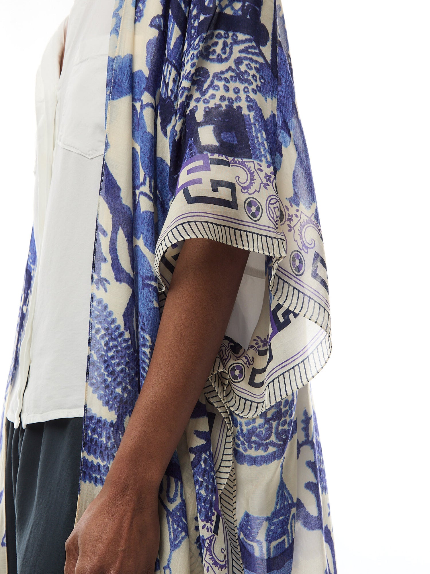 Giant Willow Blue Throwover