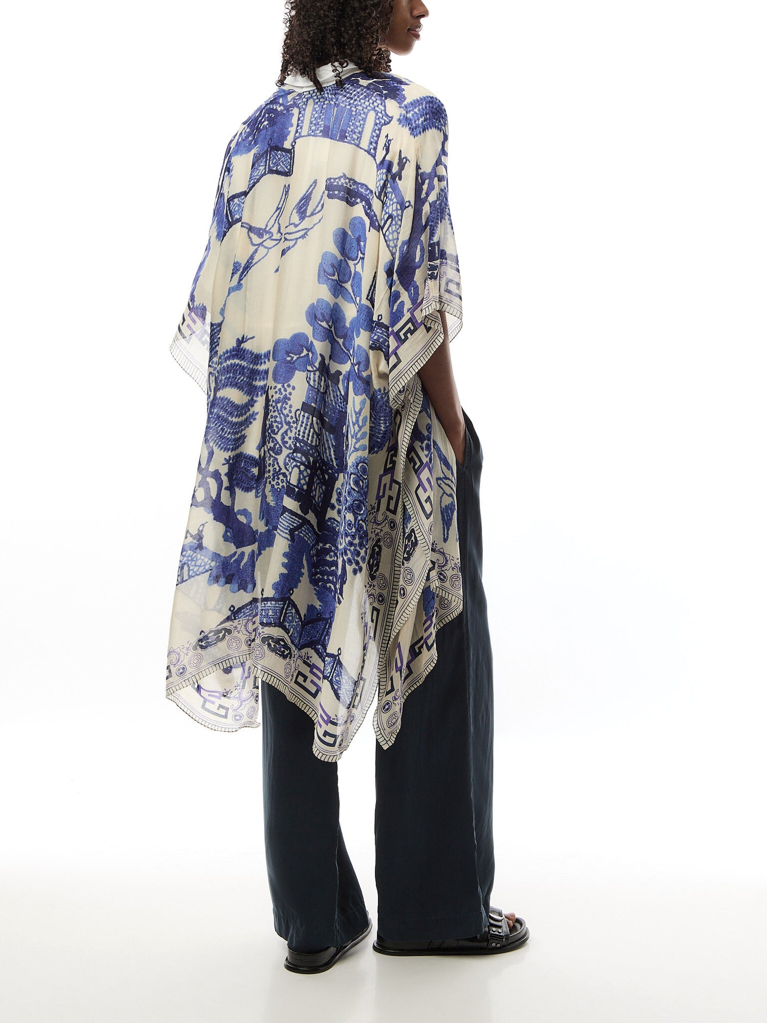 Giant Willow Blue Throwover