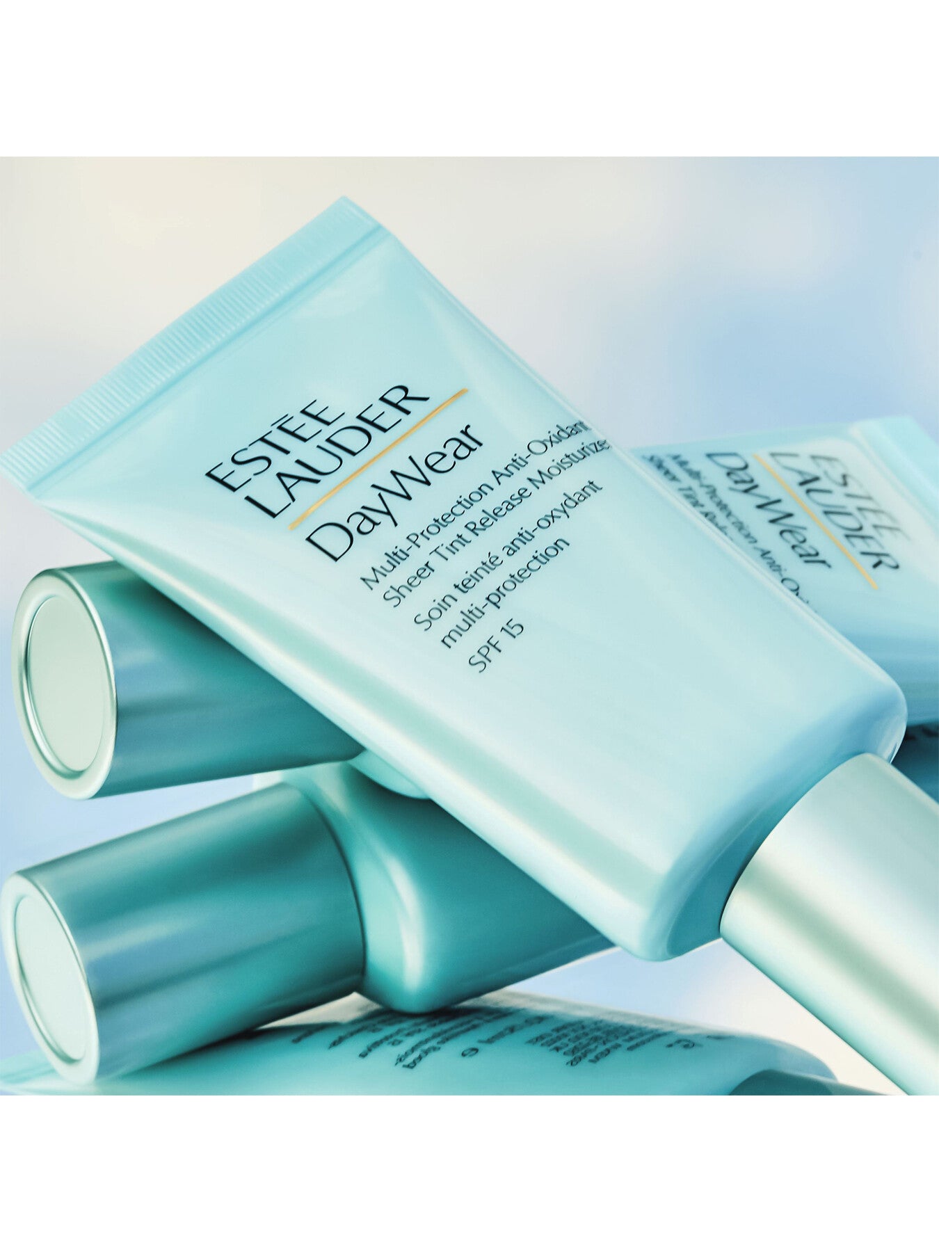 DayWear Multi-Protection Anti-Oxidant Sheer Tint Release Moisturiser SPF15 Travel size 15ml