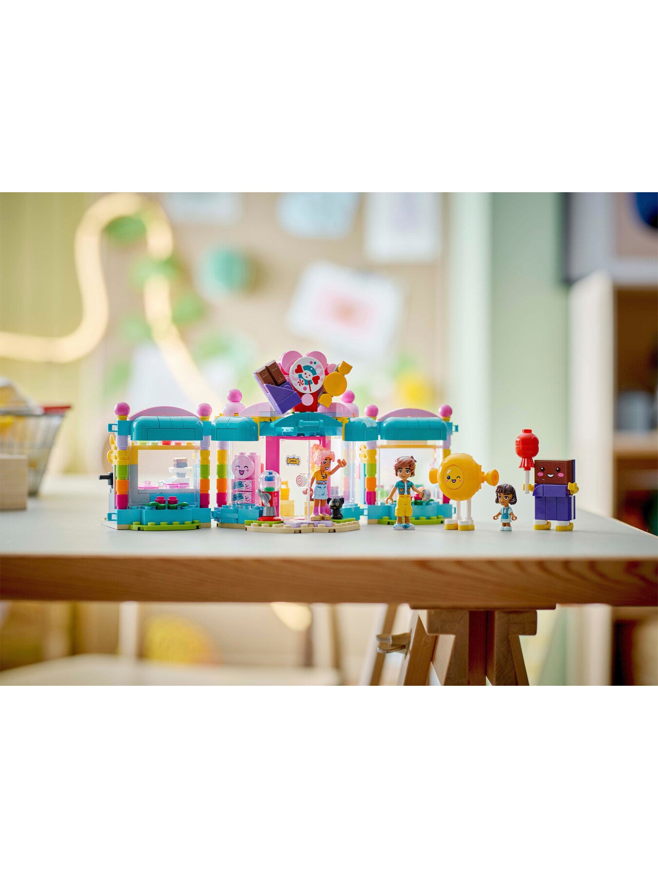 Heartlake City Candy Store 42649
