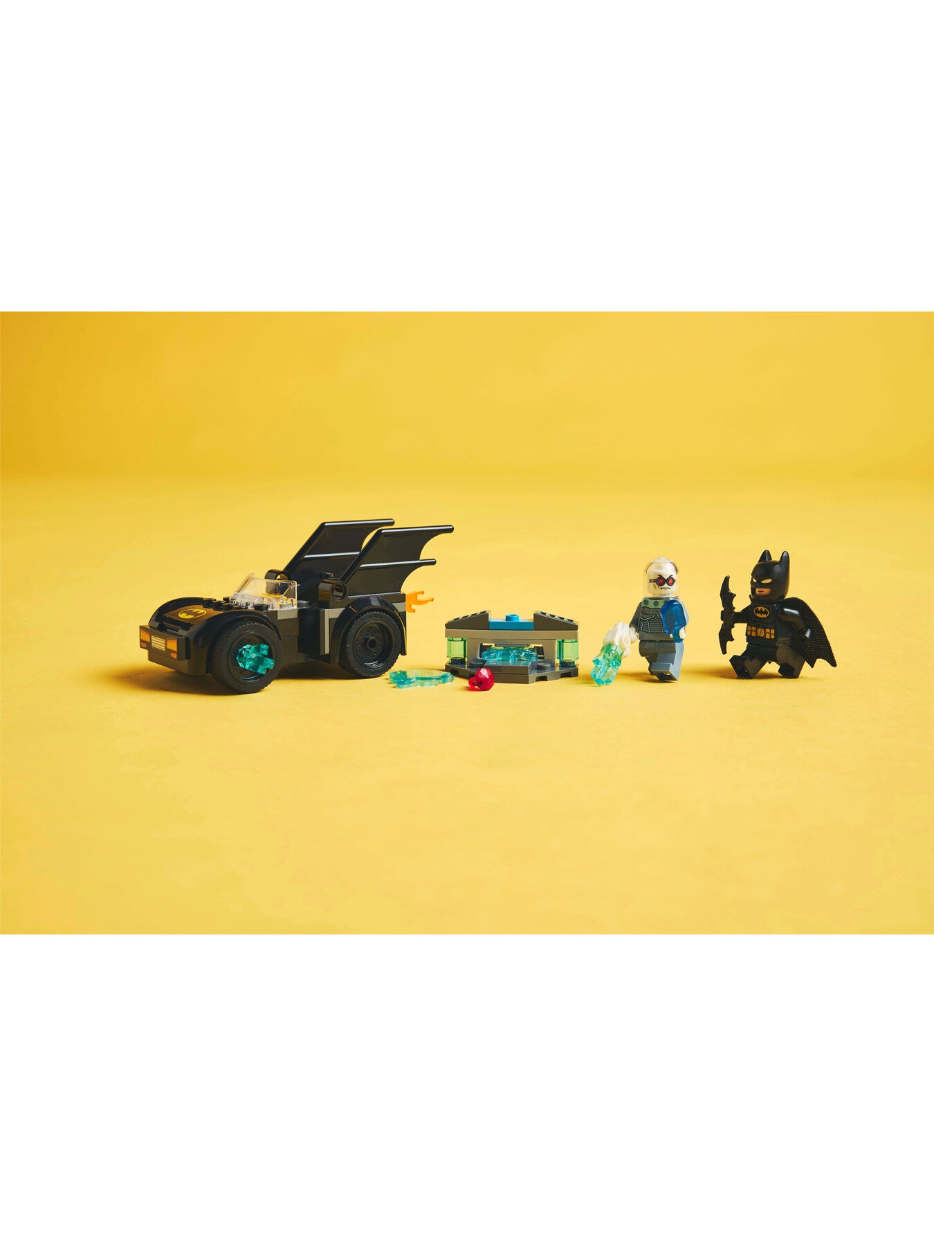 Batman and Batmobile vs Mr Freeze 76301