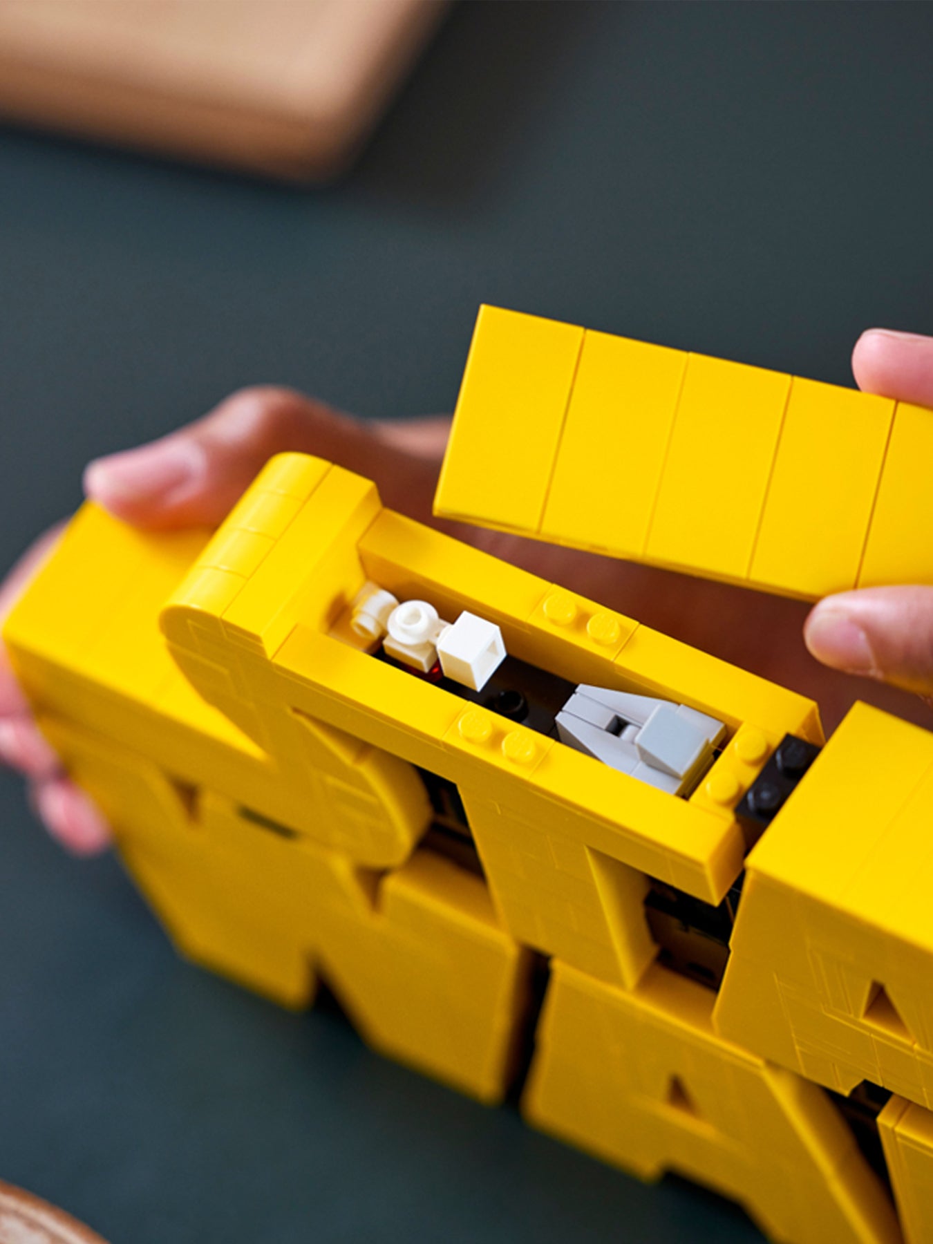 Brick-Built Star Wars™ Logo 75407