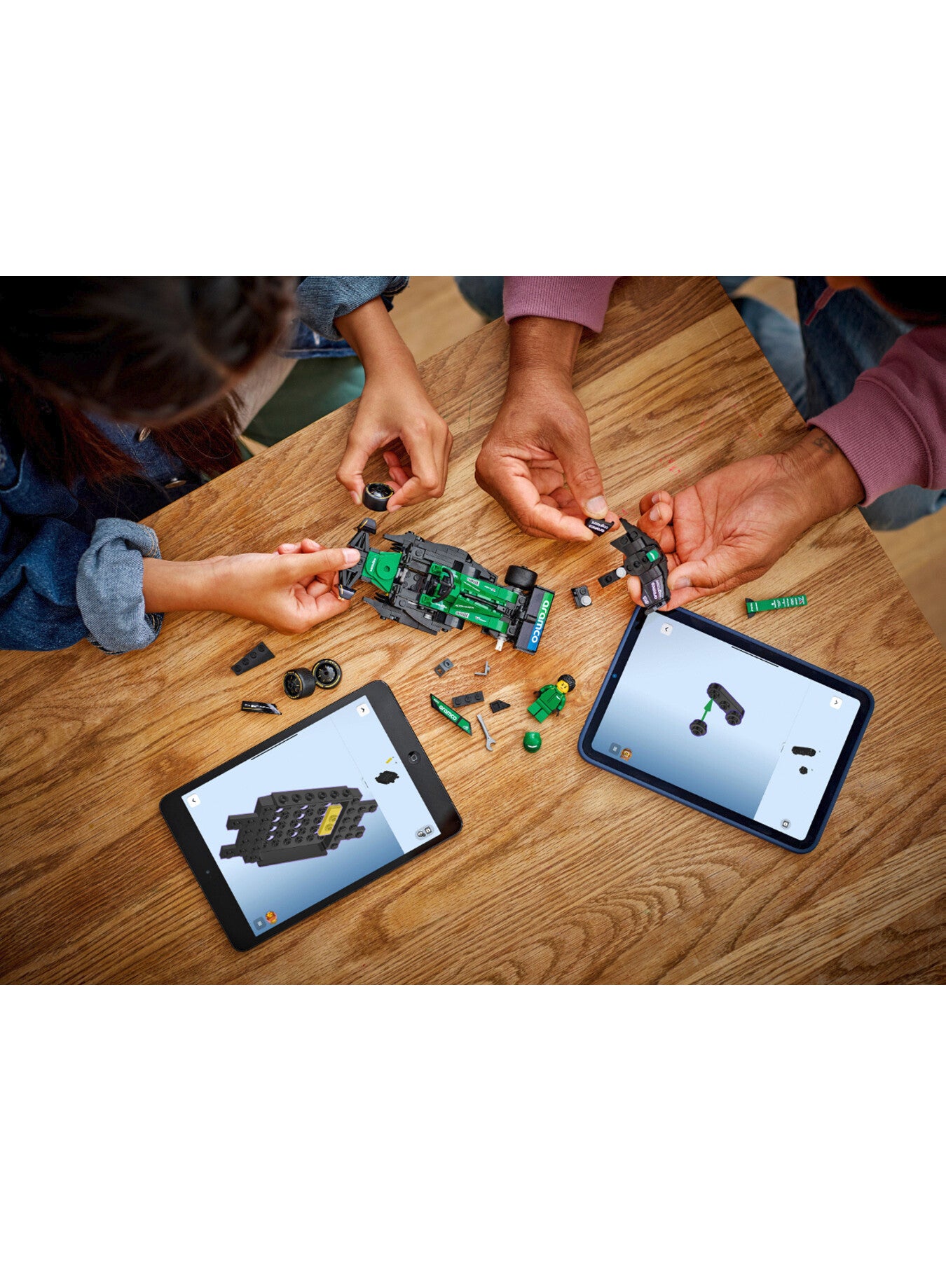 Speed Champions Aston Martin Aramco F1 AMR24 Race Car 77245