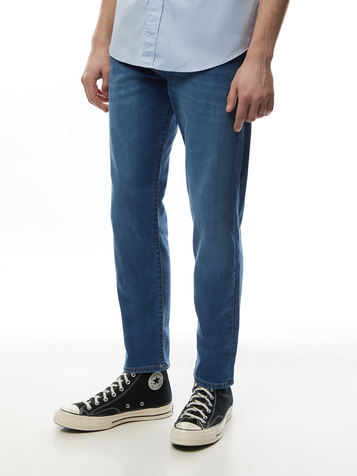 Tapered Fit Jeans Mid Wash