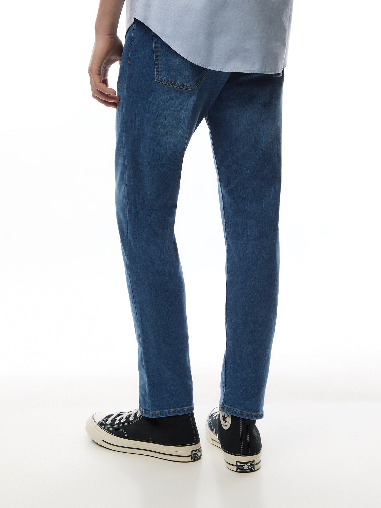 Tapered Fit Jeans Mid Wash