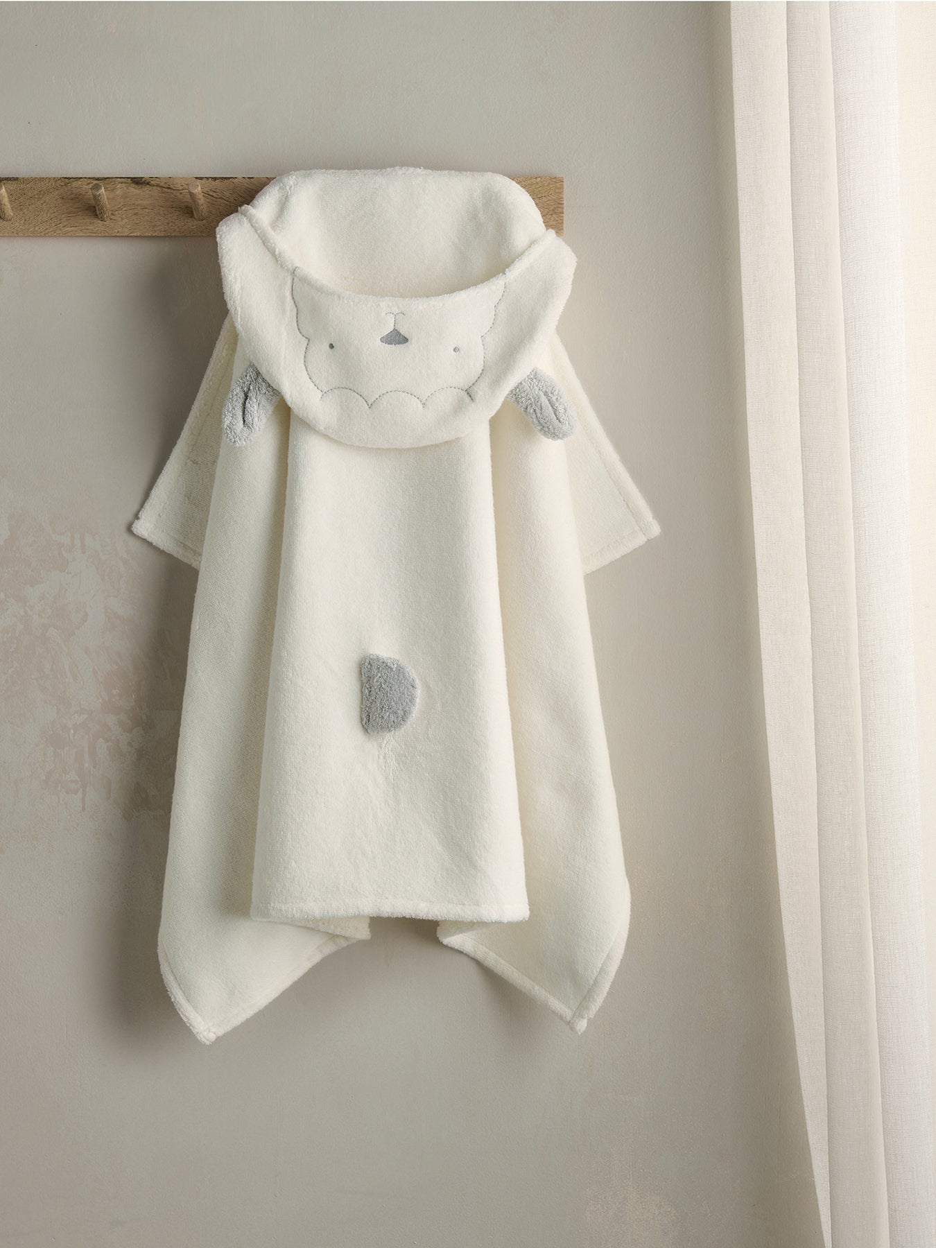 Hooded Towel Lamb White