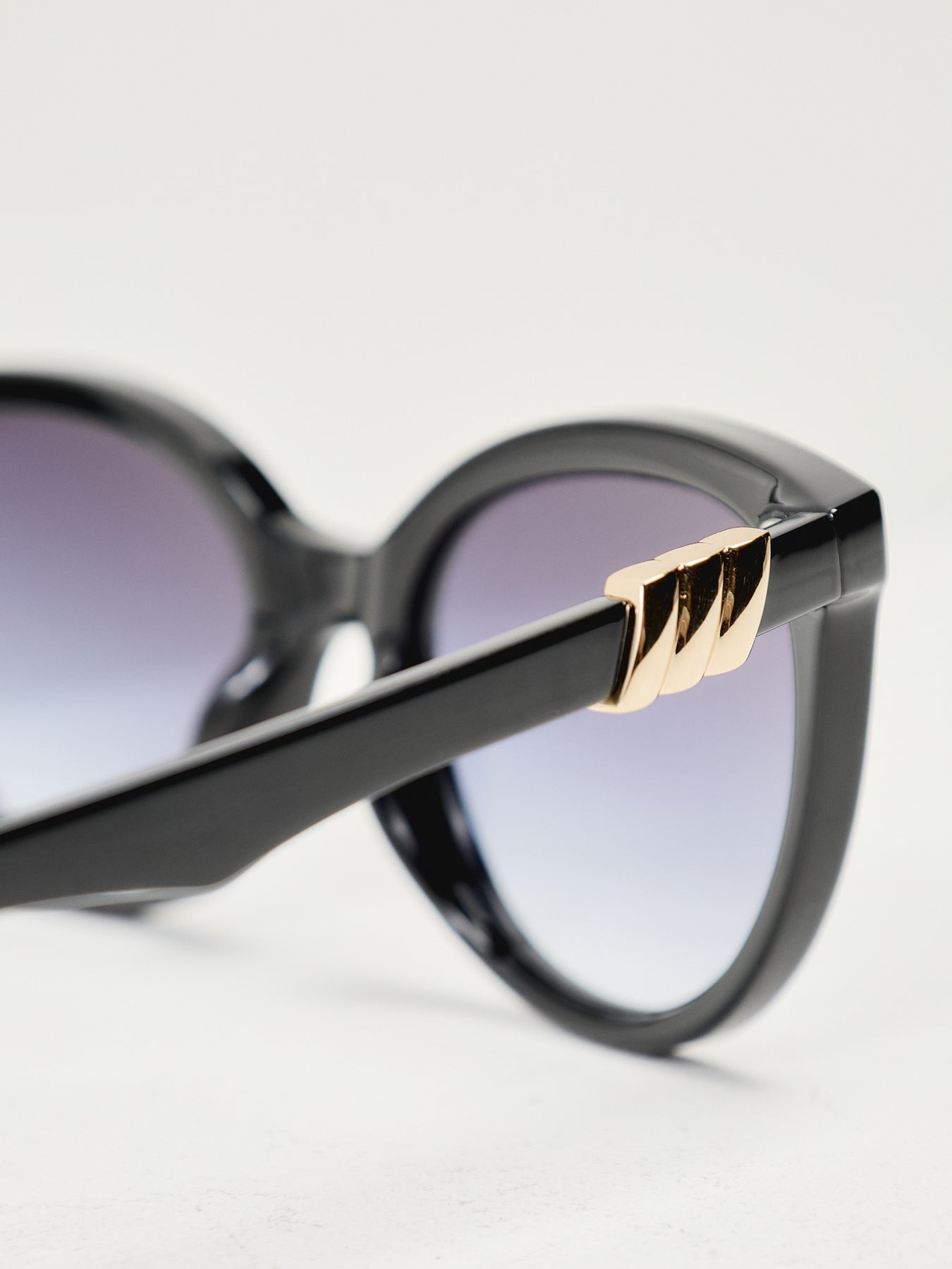 LSP2552218 The Muse Black Smoke Grad
