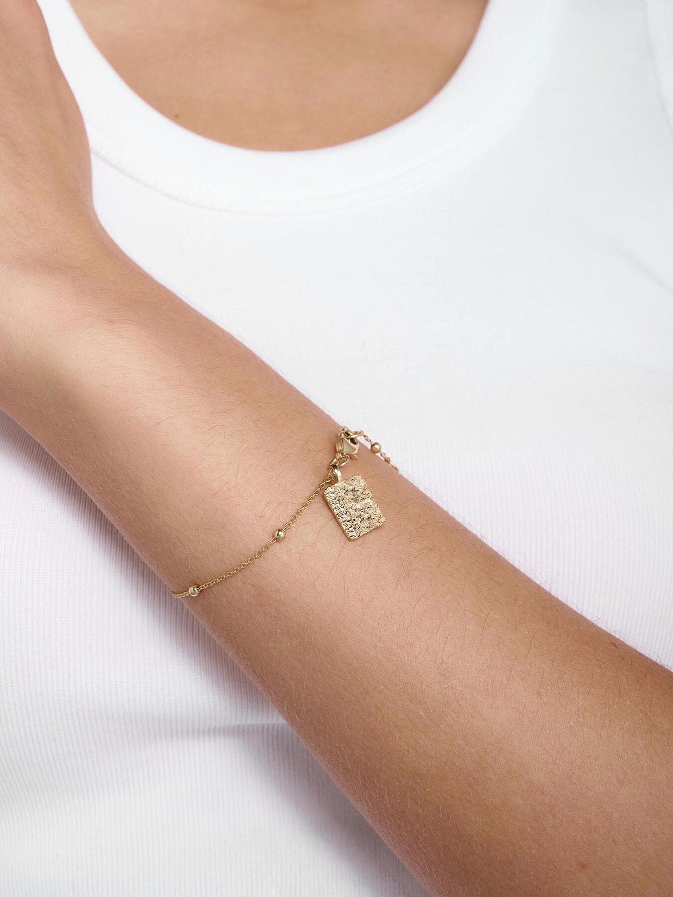 Ball Chain Bracelet with Textured Disc Drop