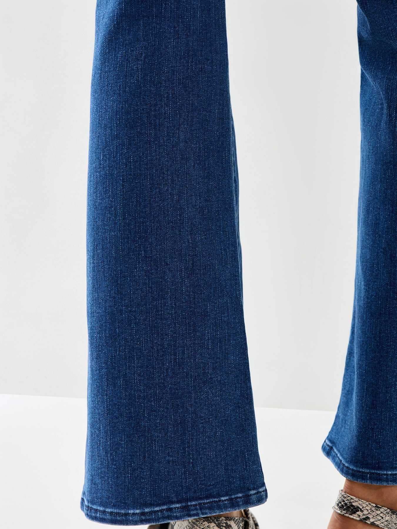 The Icon Flare Jeans Blue