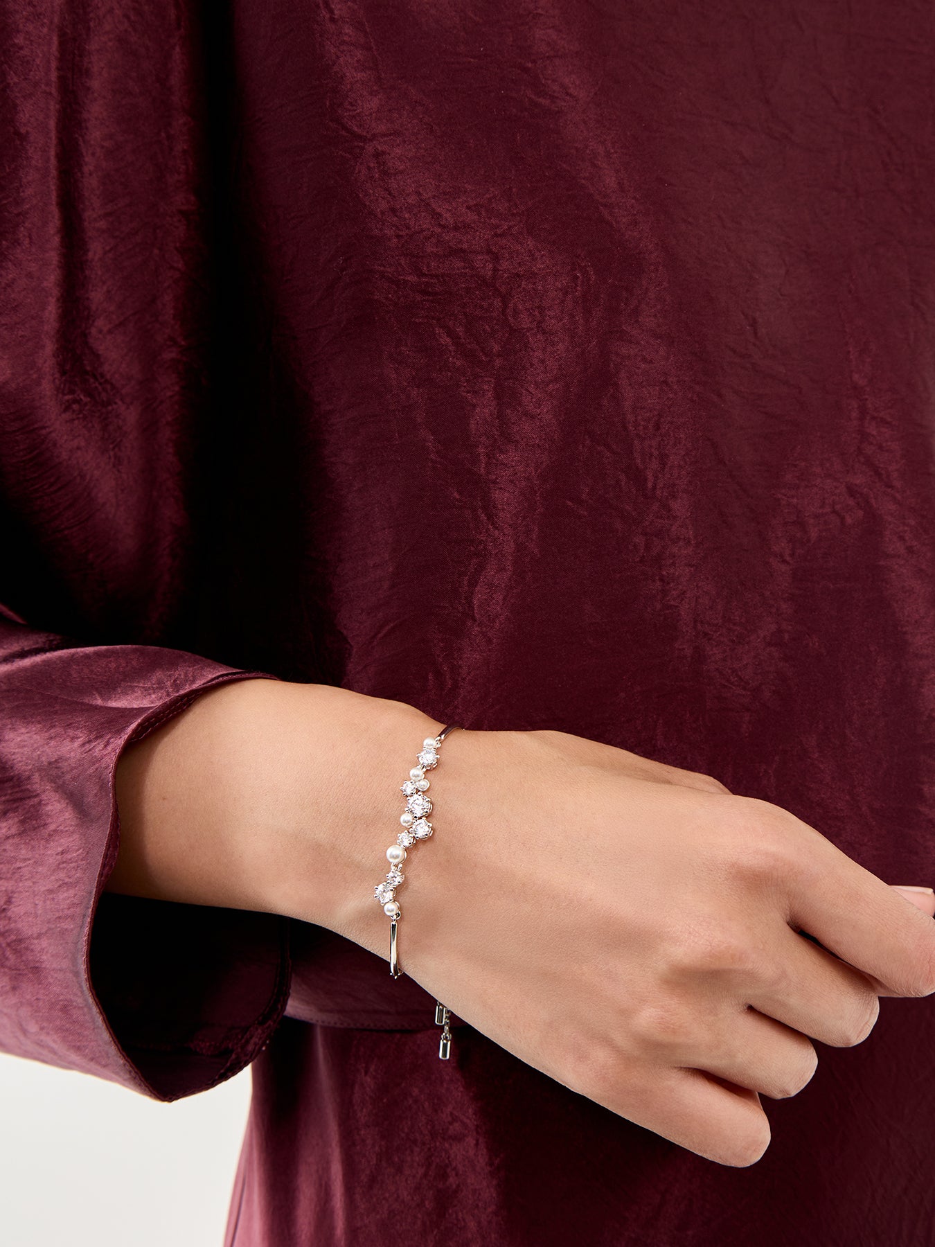 Constella Bracelet Soft White Silver