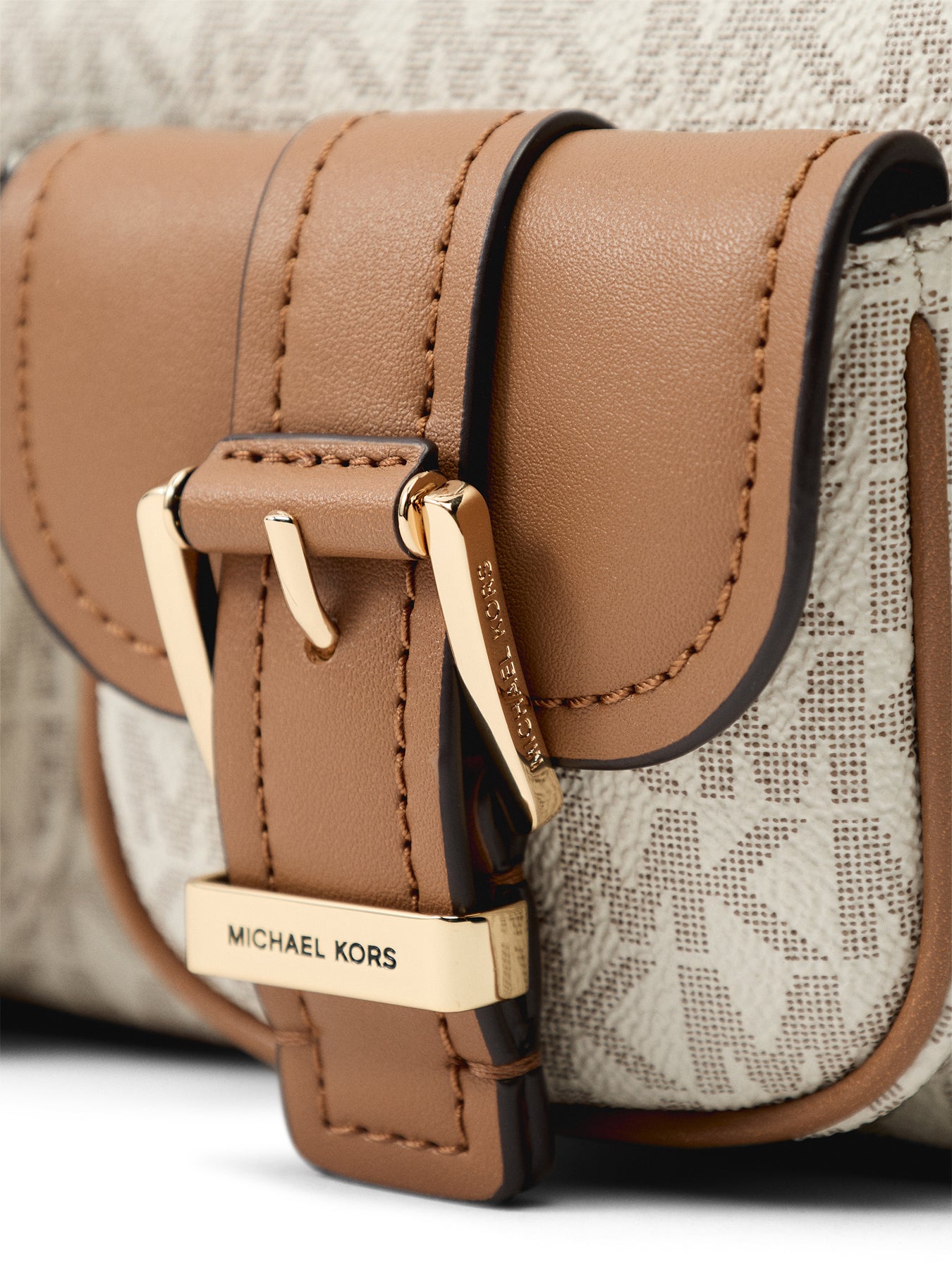 Zoe Small Signature Logo Pochette
