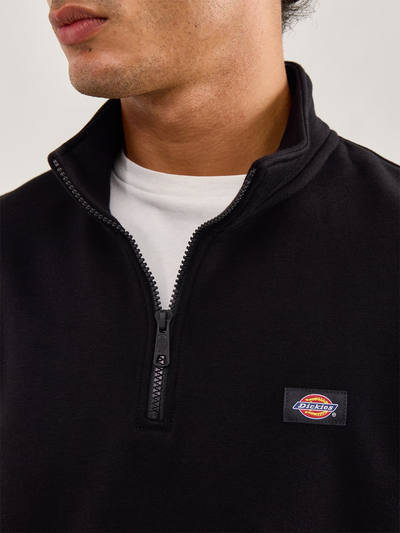 Oakport Quarter Zip Sweatshirt Black