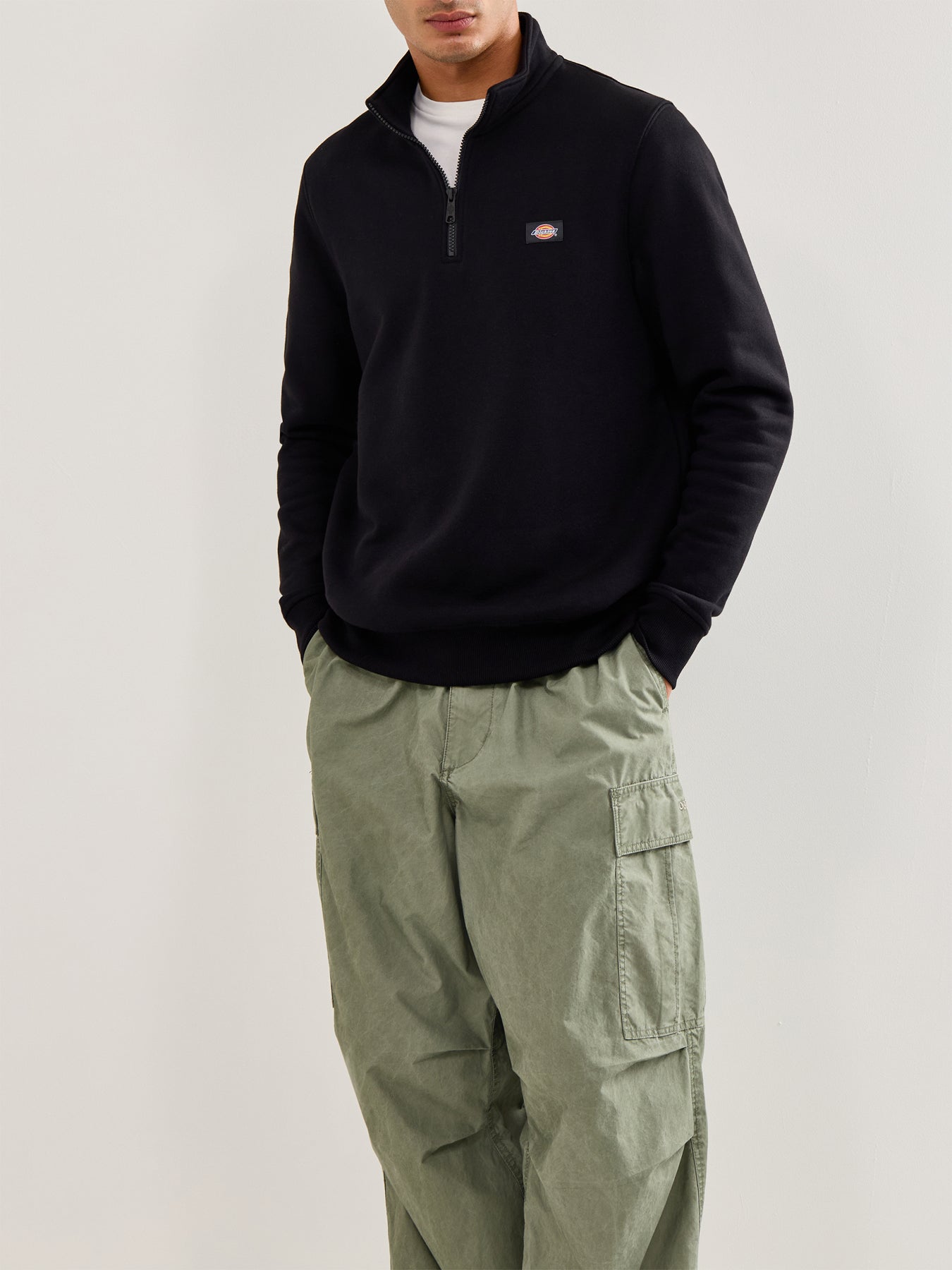 Oakport Quarter Zip Sweatshirt Black