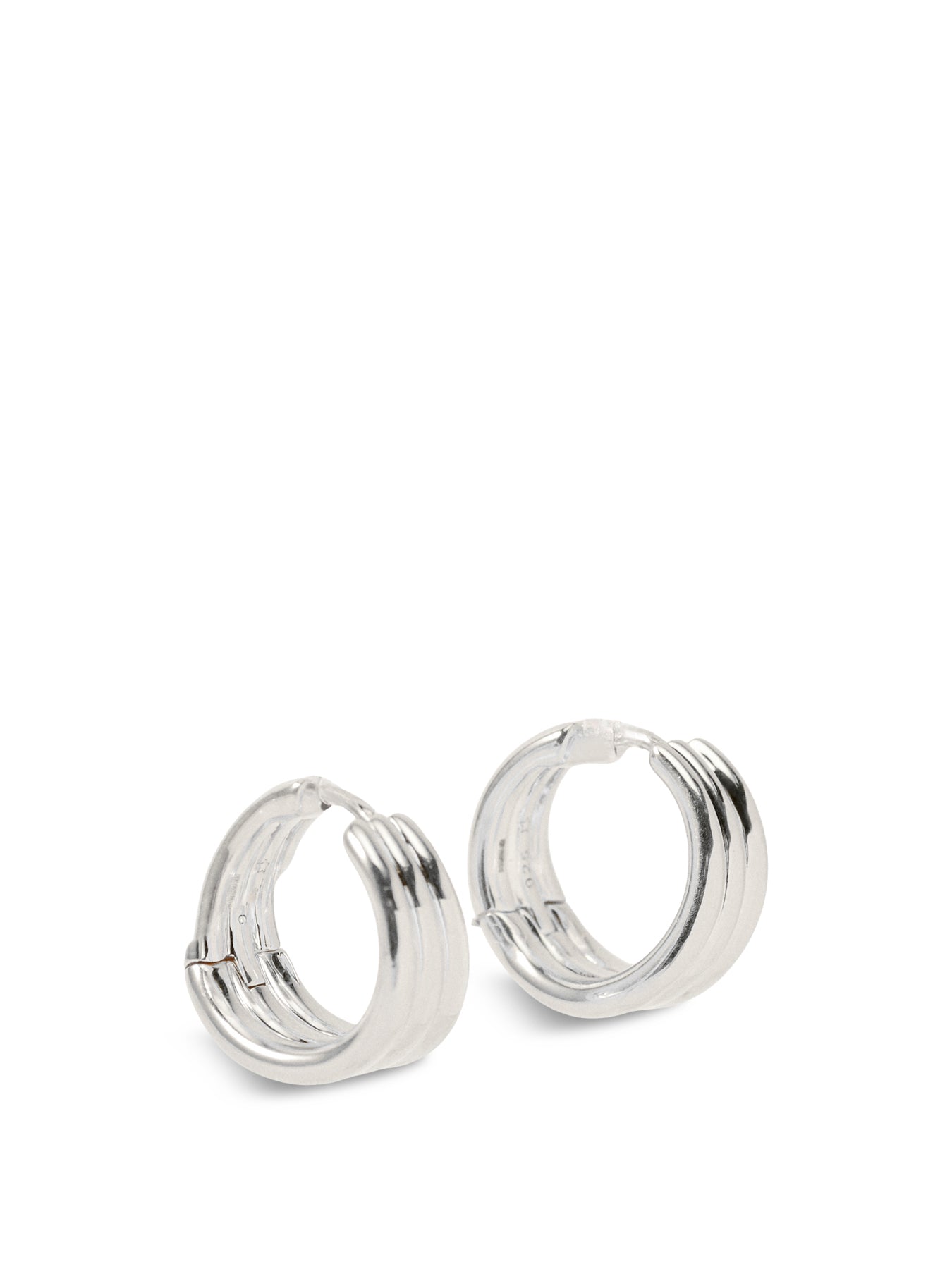SAVI TRIPLE RIDGE HOOP EARRINGS