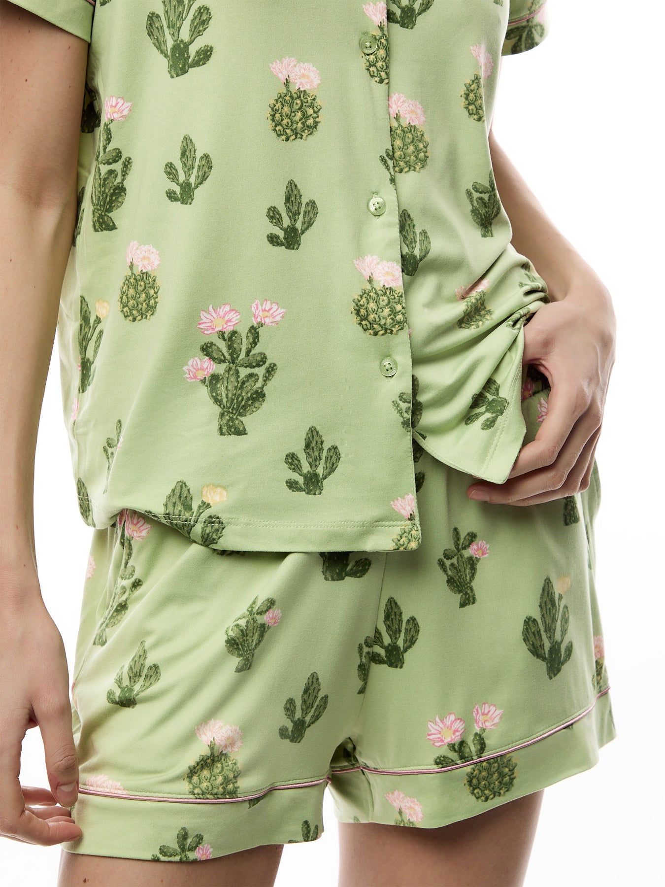 Detailed Cacti Short Set