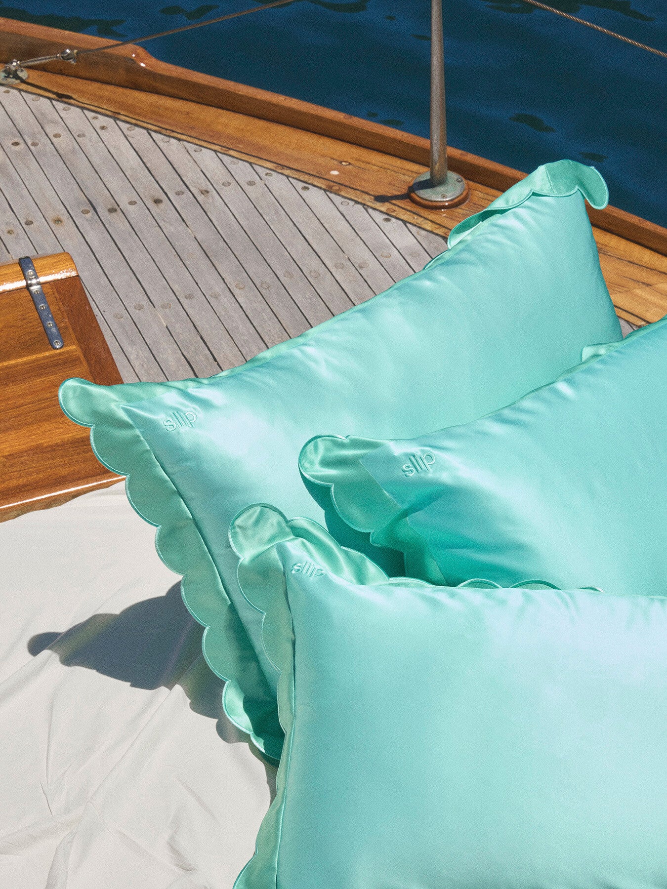 Pure Silk Queen Pillowcase With Scalloped Edge Turquoise