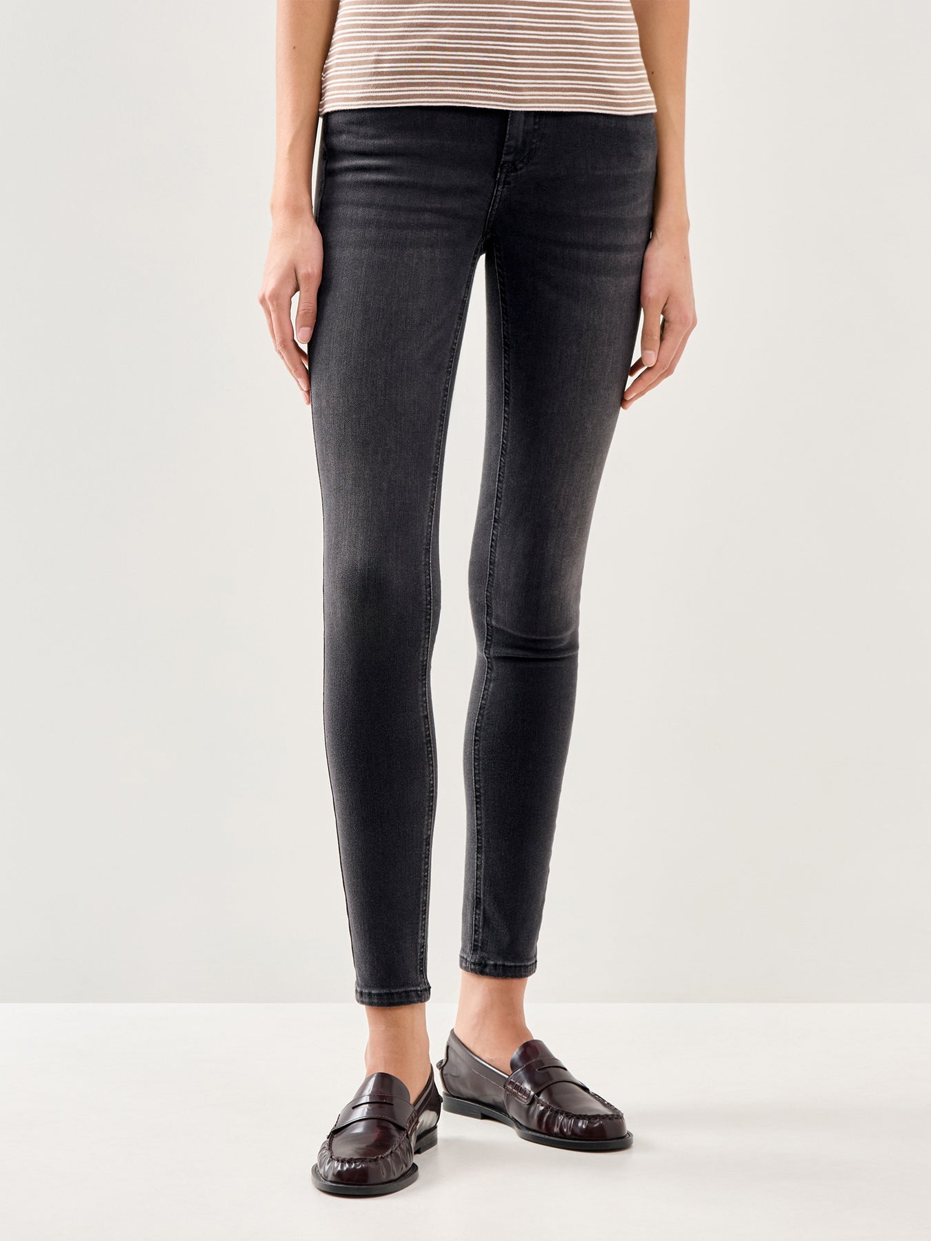Blush Mid Waist Skinny Jeans Black