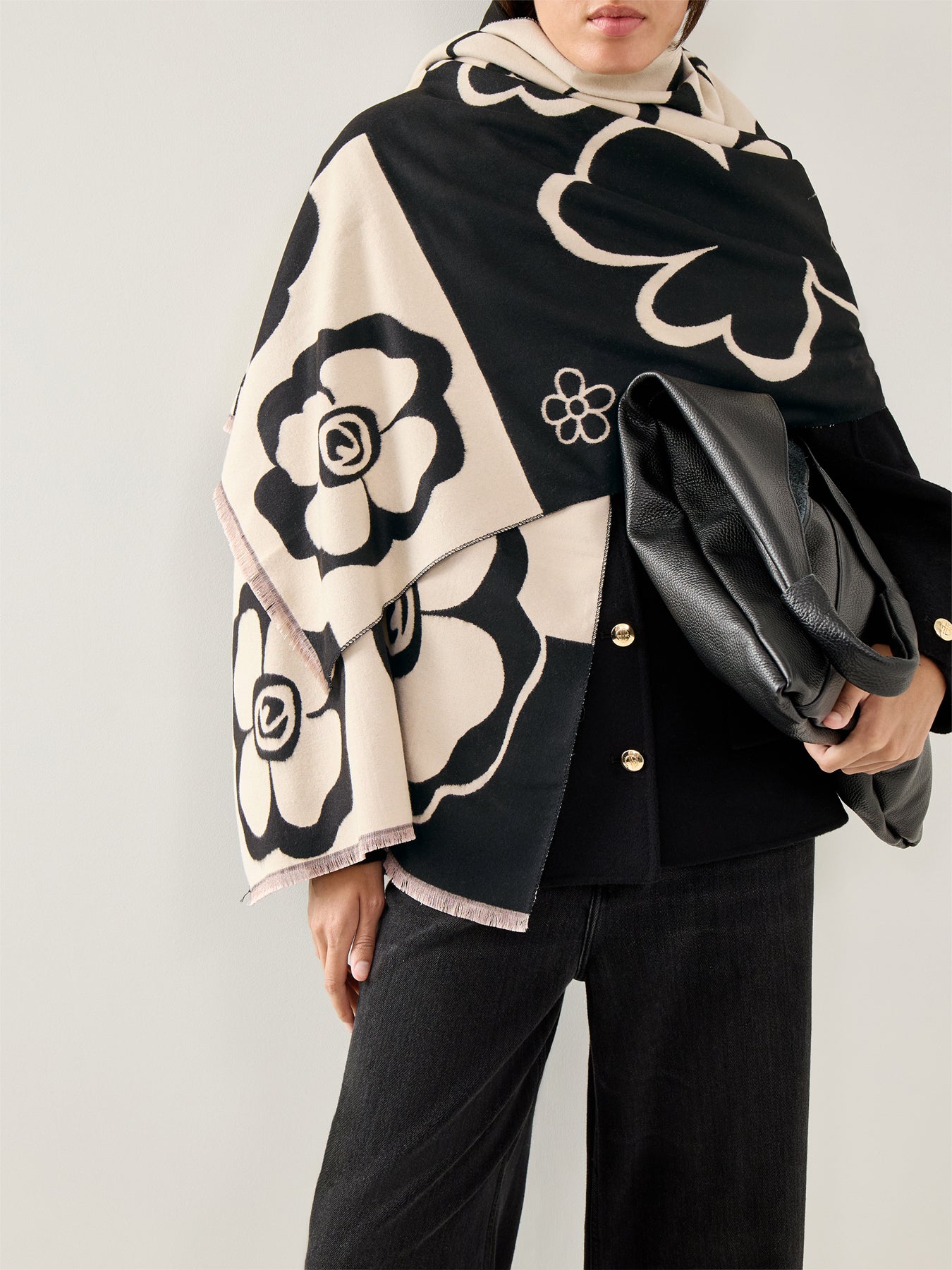 Megan Scarf Black Cream