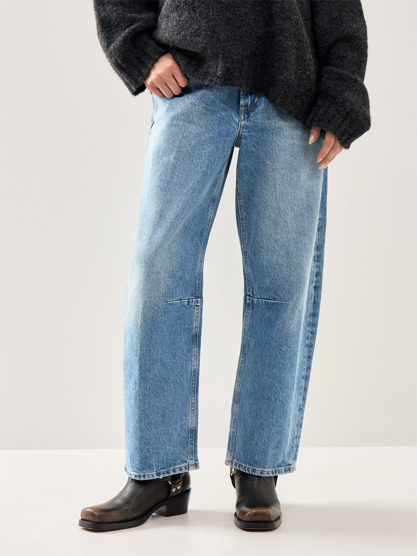 Miro Relaxed Mid-Rise Jeans Blue