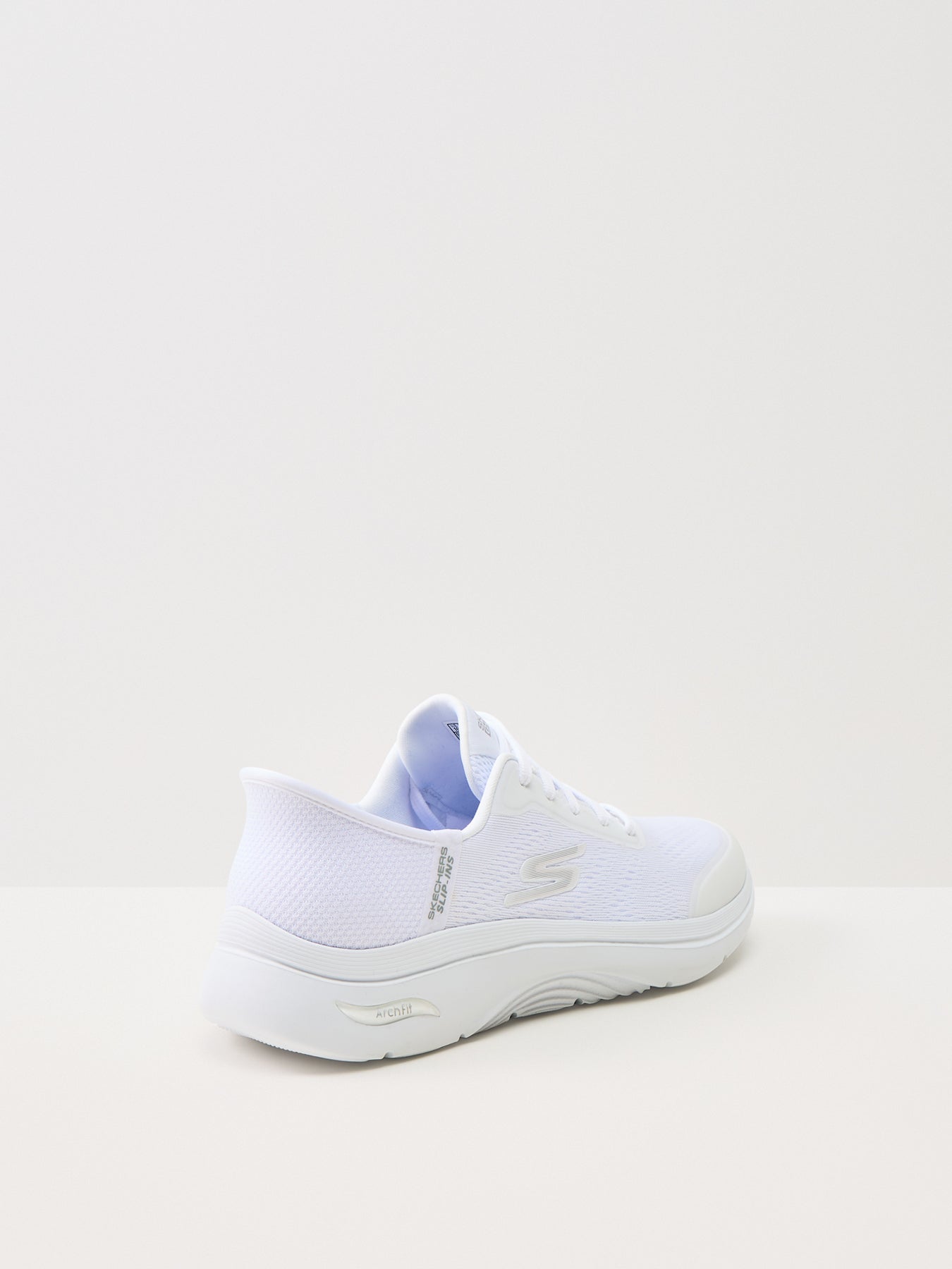 Go Walk Arch Valencia Trainers White