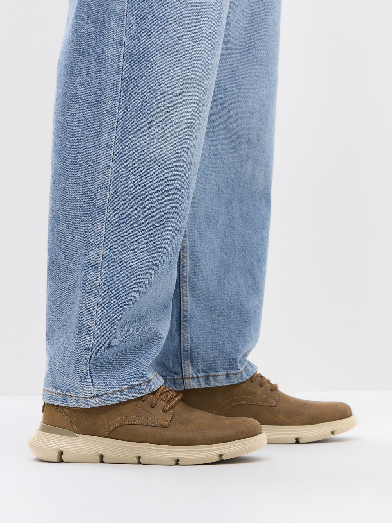 Garza Duran Trainers in Taupe