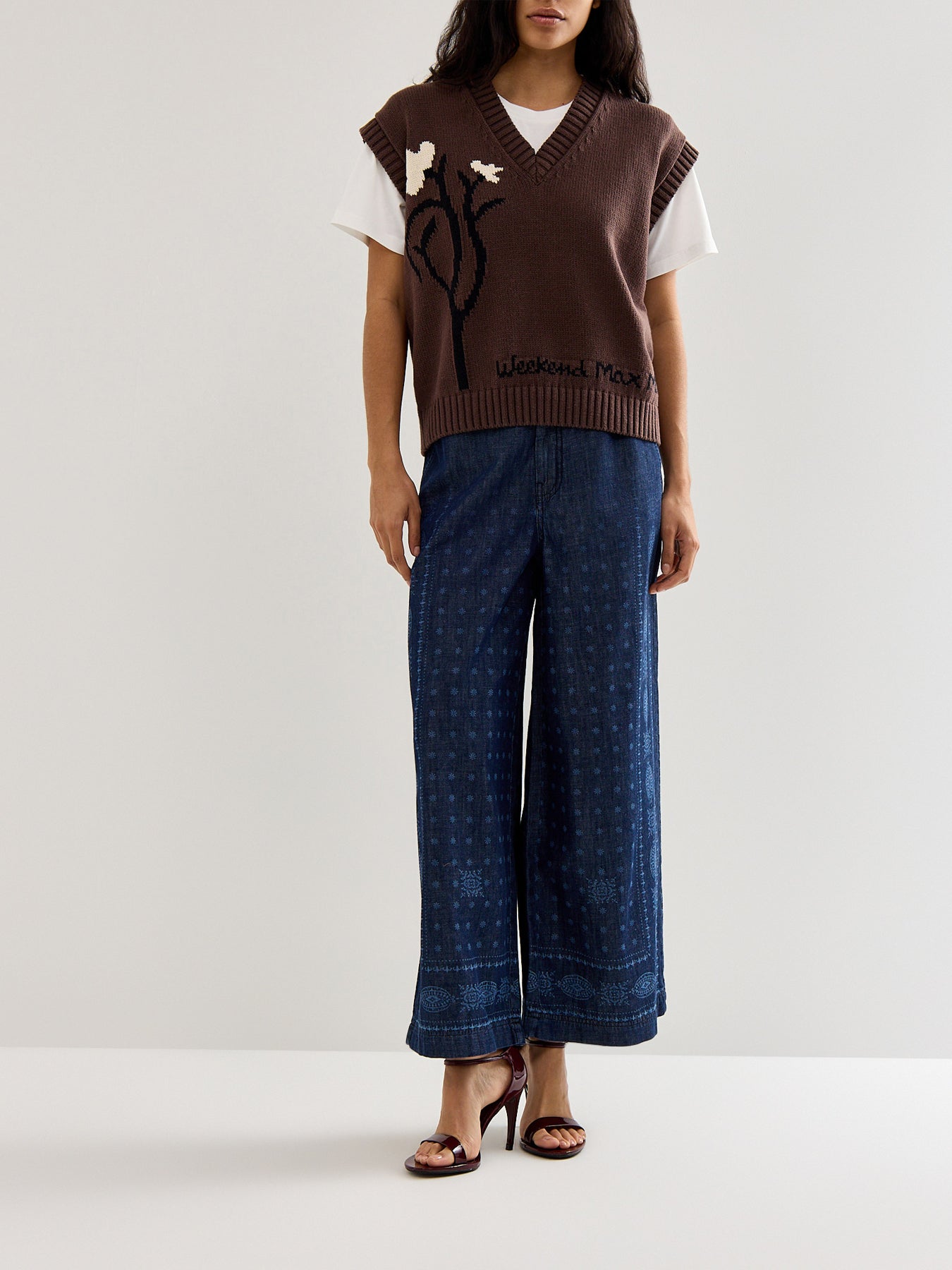 Weekend Crusca Waistcoat Knit With Flower