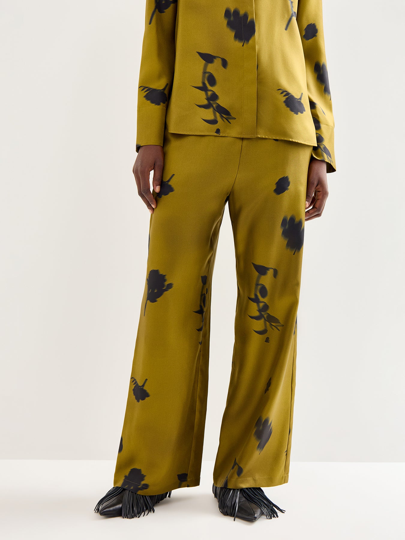 Helga Silk Printed Wide Leg Trouser Elastic Waist Olive Green