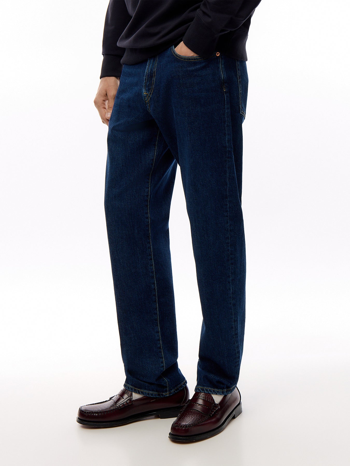 Pocket Stitching Relaxed Fit Jean