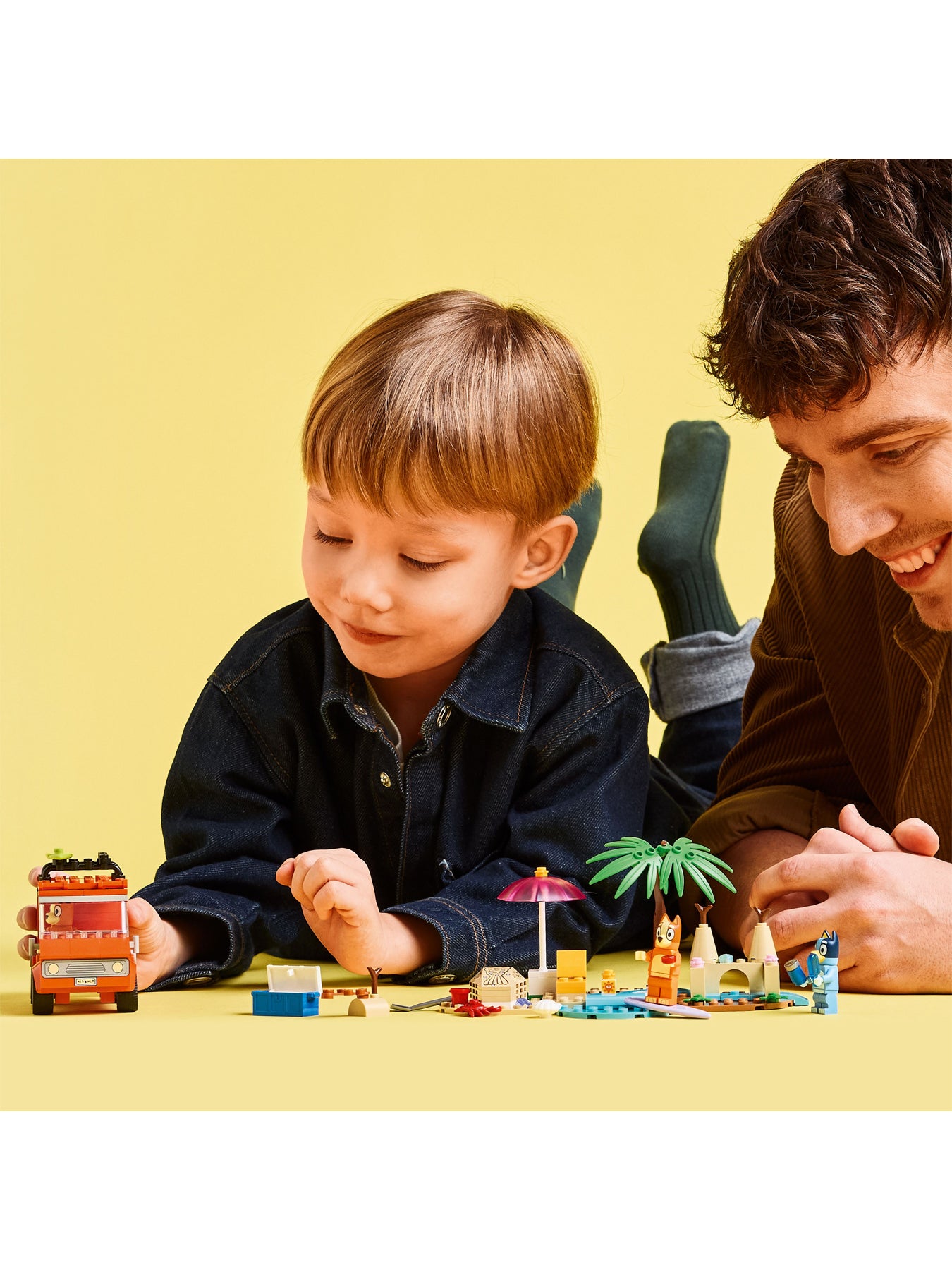 LEGO Bluey: Bluey’s Beach & Family Car Trip 11202