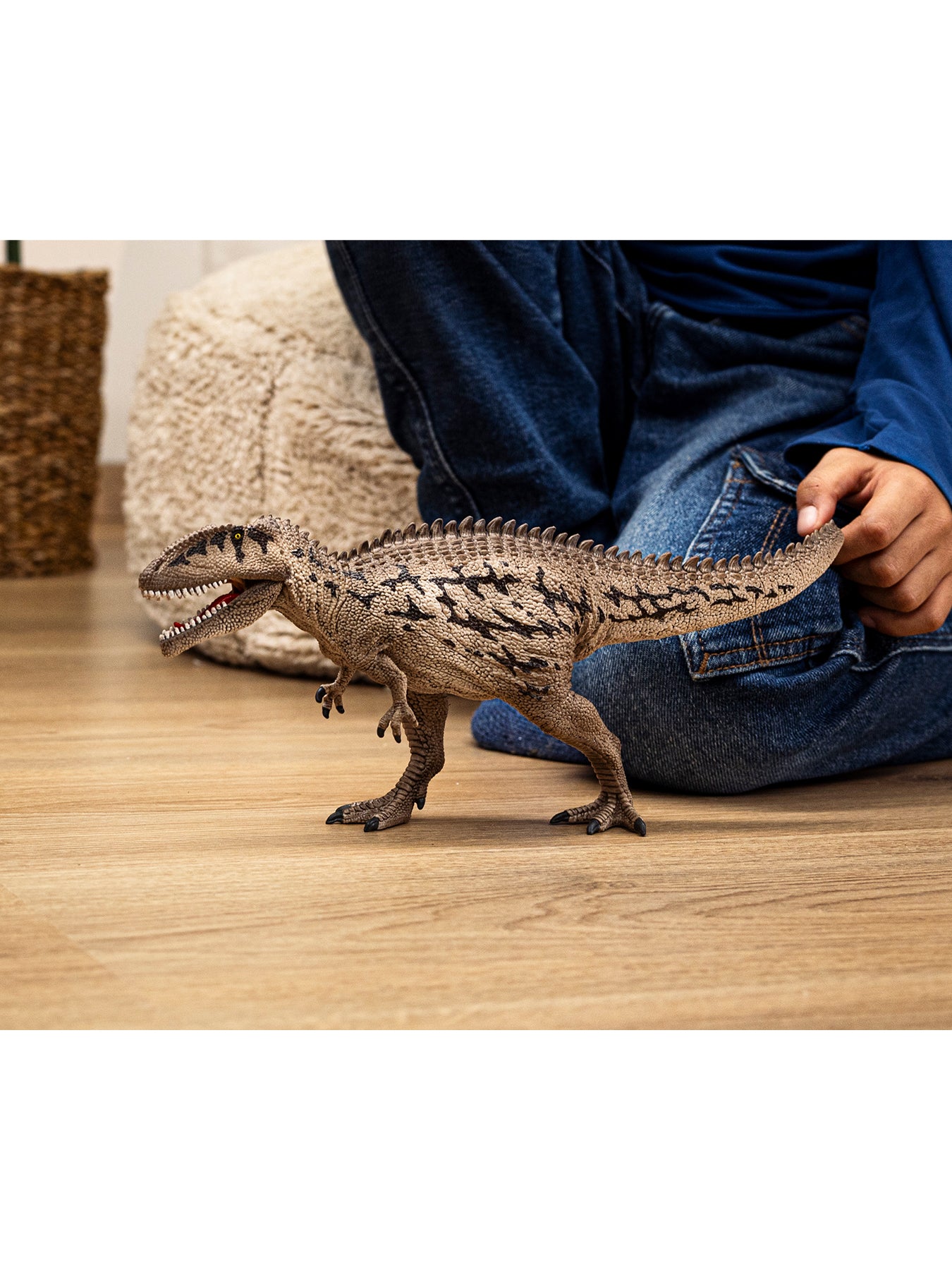 Carcharodontosaurus Figure
