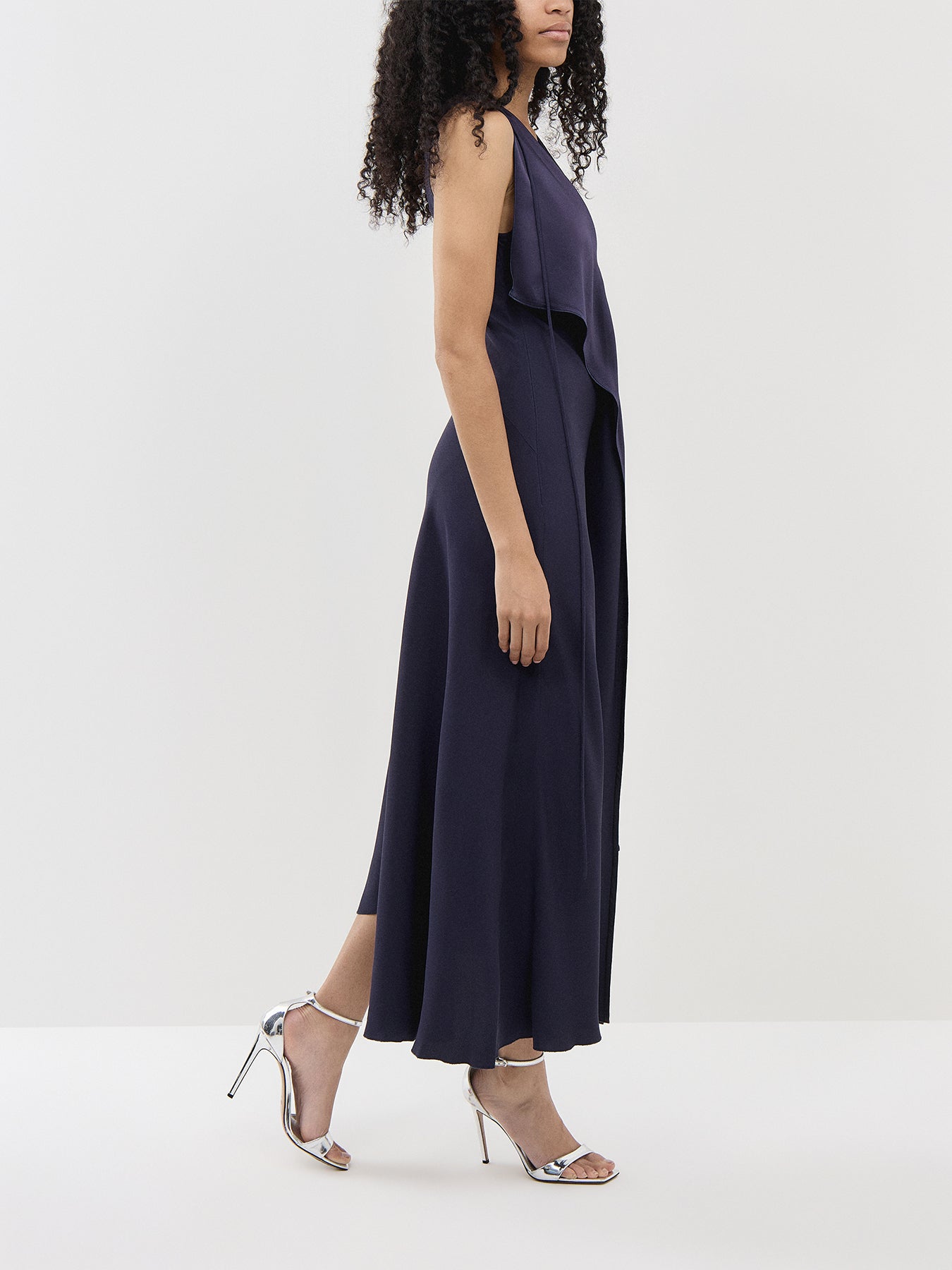 SLEEVELESS DRAPED V-NECK MIDI GOWN