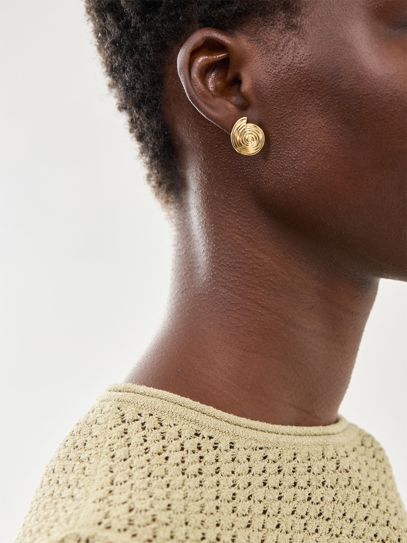 Spiral Small Stud Earrings Gold