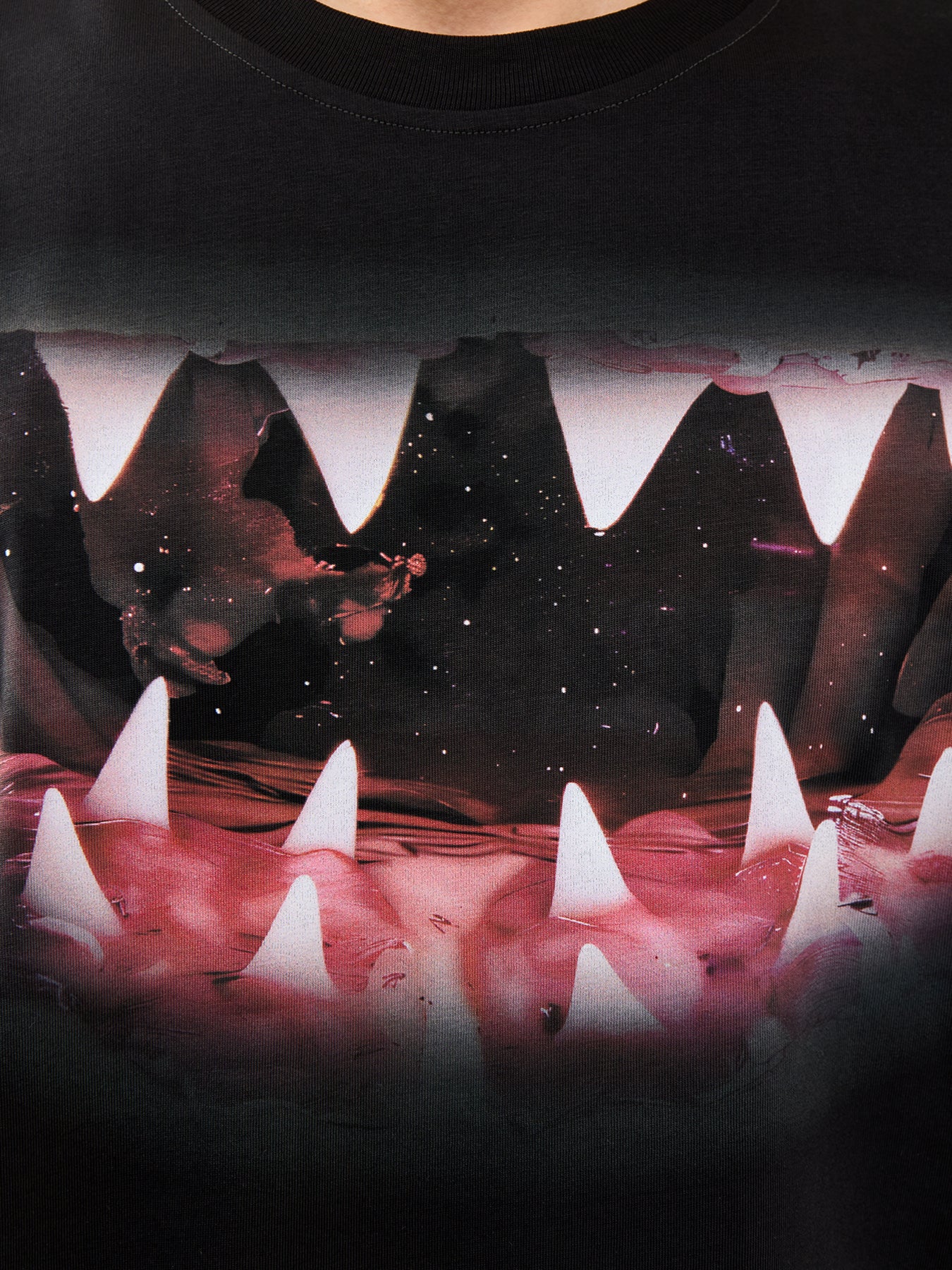 T-Boxt-T21 Shark Mouth Cotton Tee Black