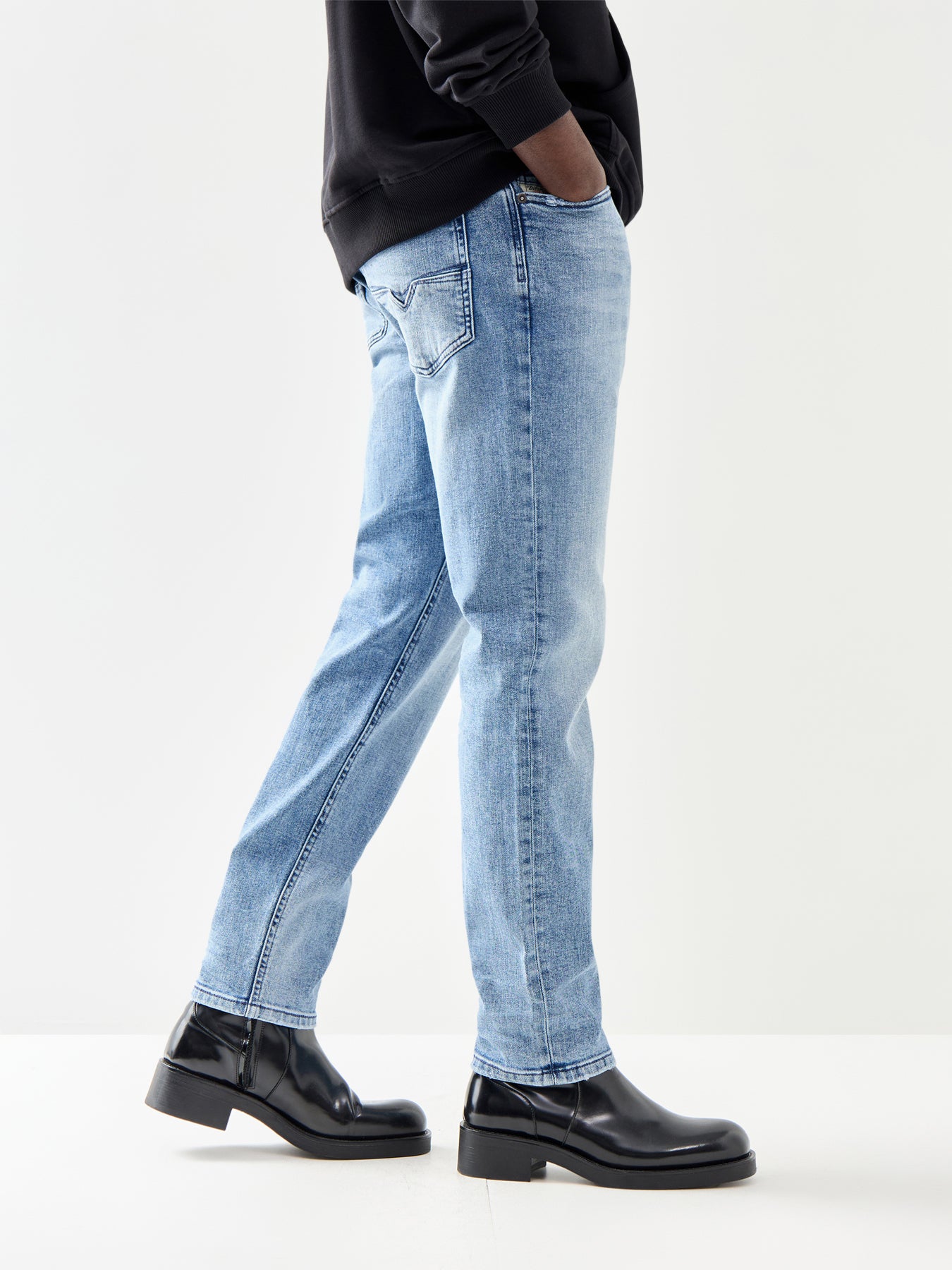 1986 Larkee-Beex Tapered Fit Jeans