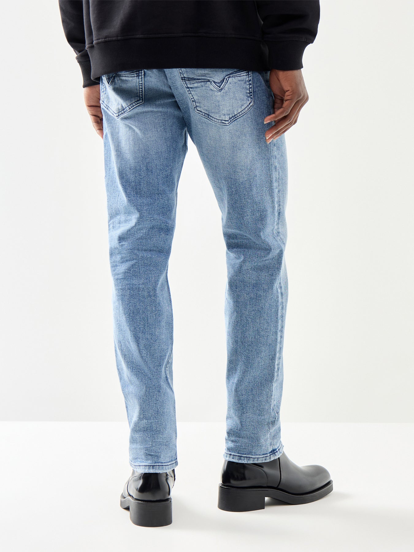 1986 Larkee-Beex Tapered Fit Jeans