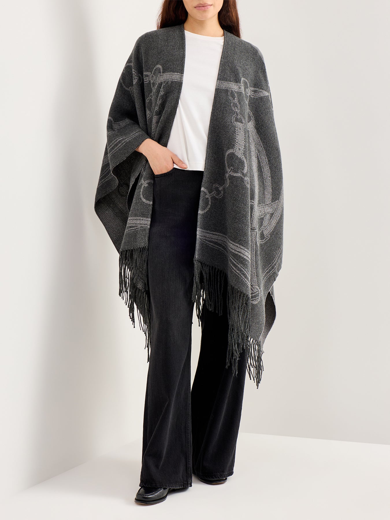 EQSTRN Jacquard Cape Grey