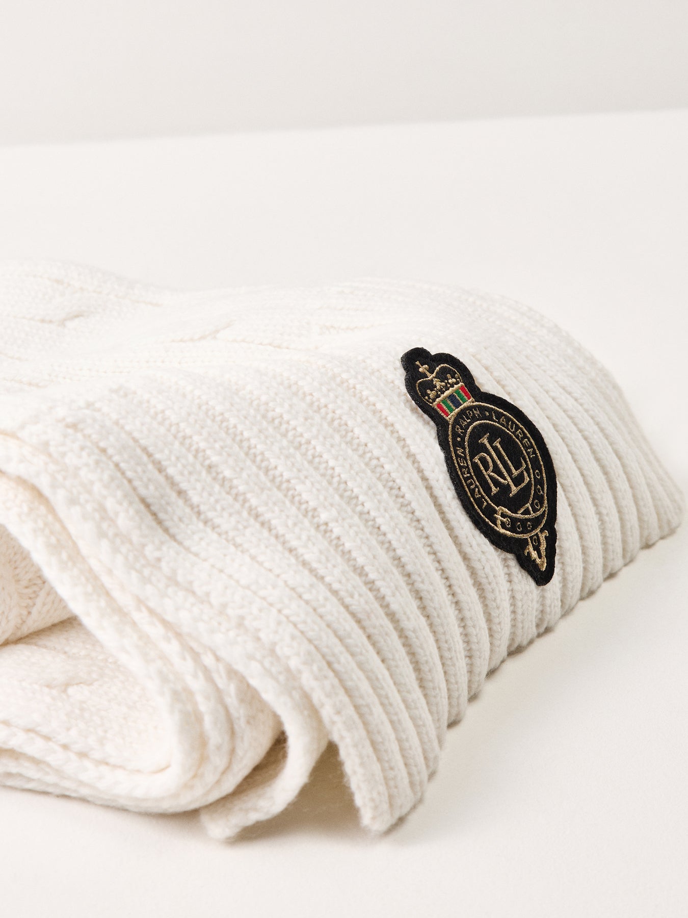 Crest Cable Knit Scarf Navy