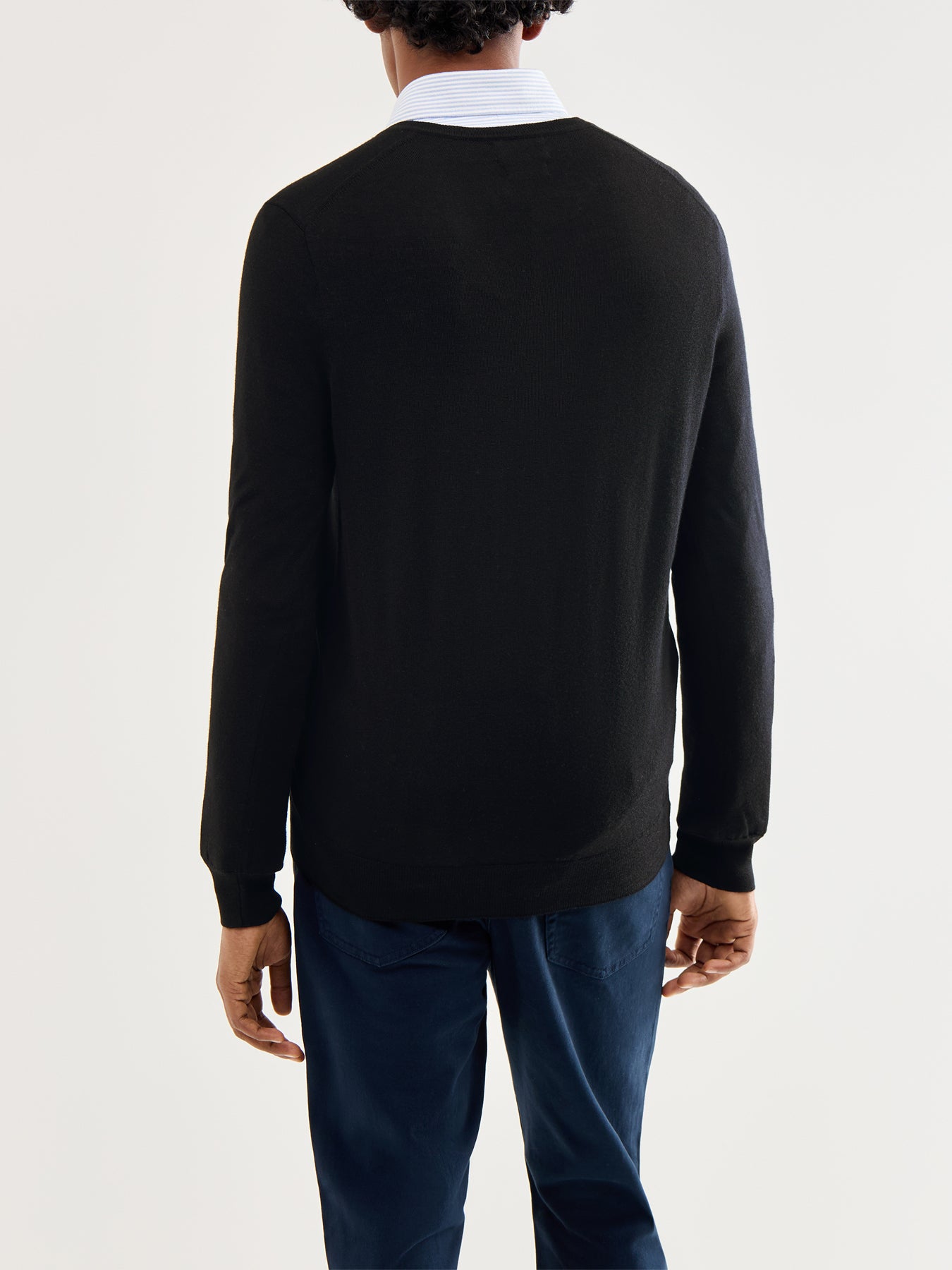 Merino Wool V-Neck Jumper Black