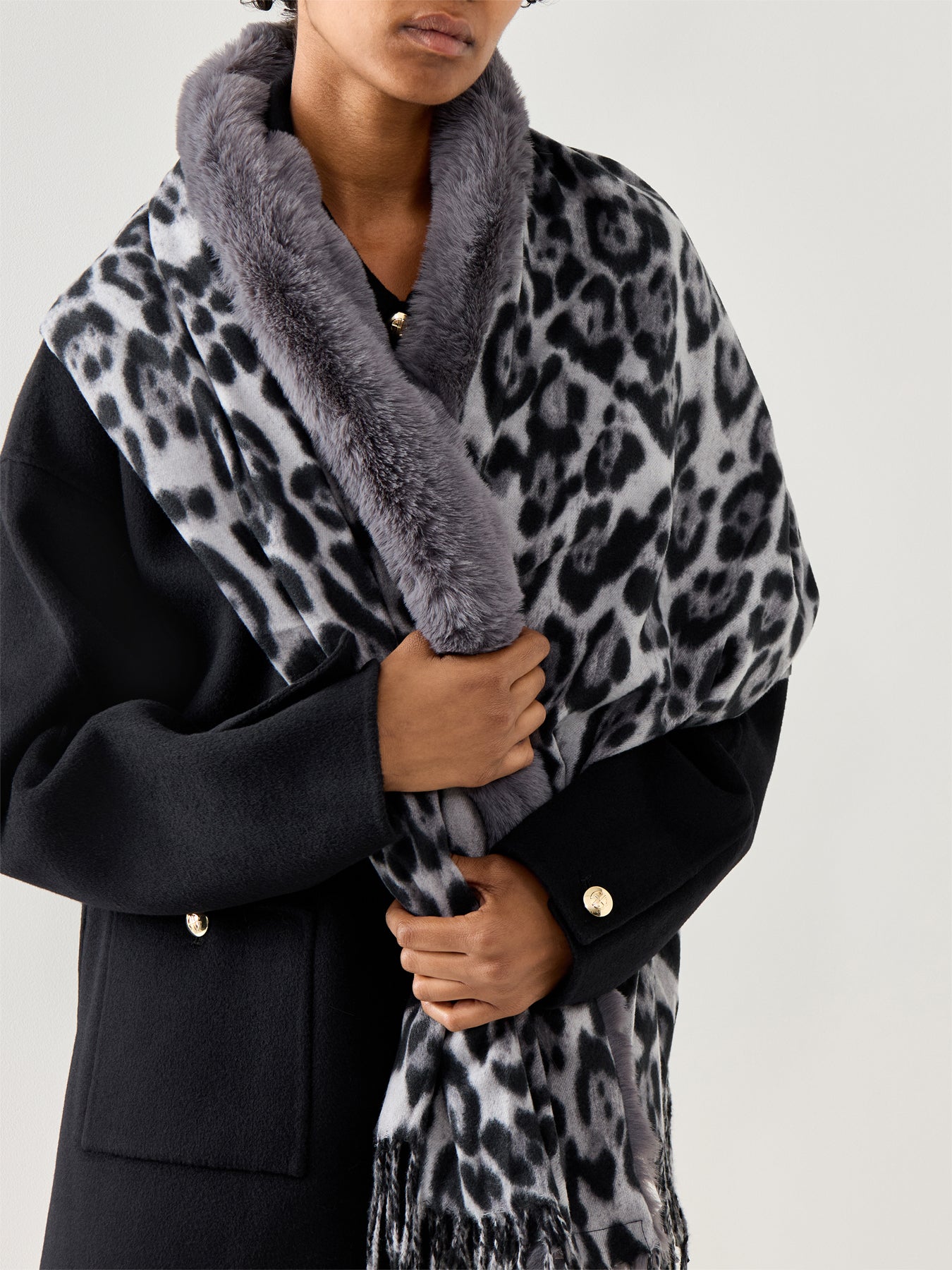 Leopard Scarf With Faux Fur Trim Grey – Fenwick