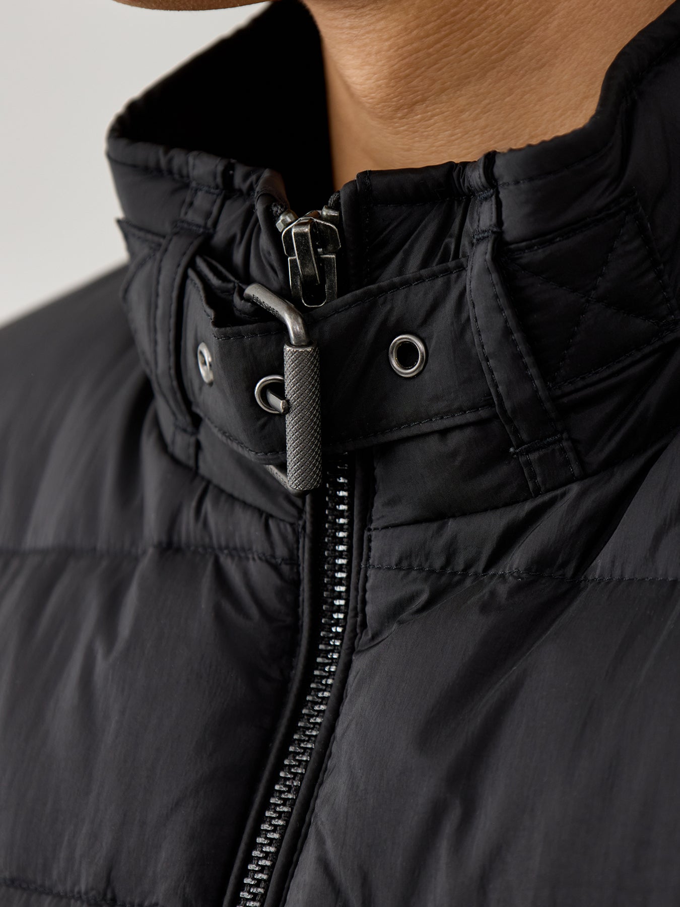 Circuit Down Jacket Black